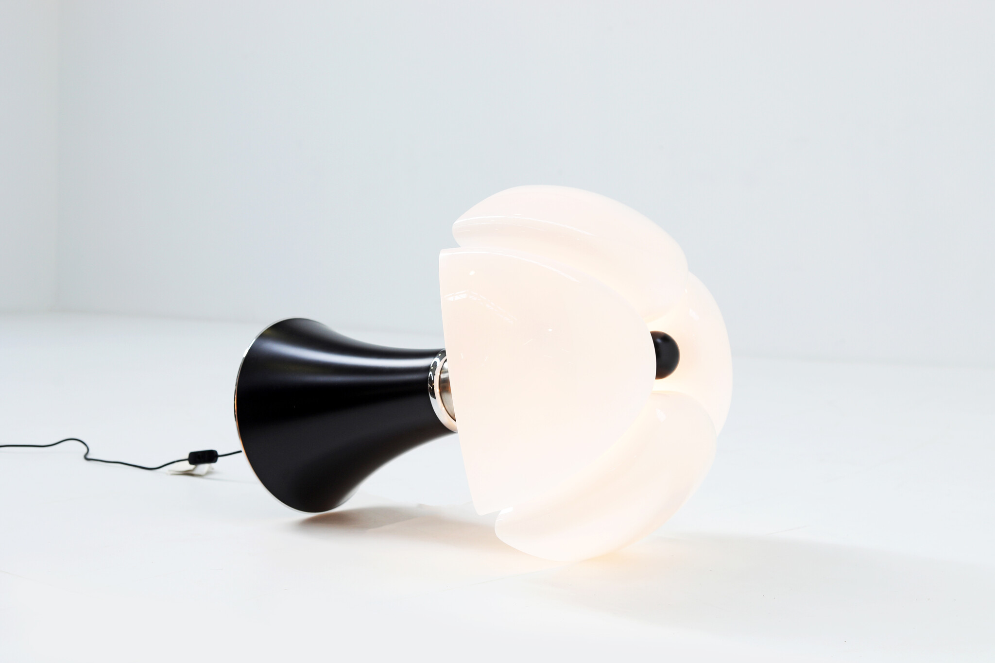 Pipistrello table lamp by Gae Aulenti for Martinelli Luce