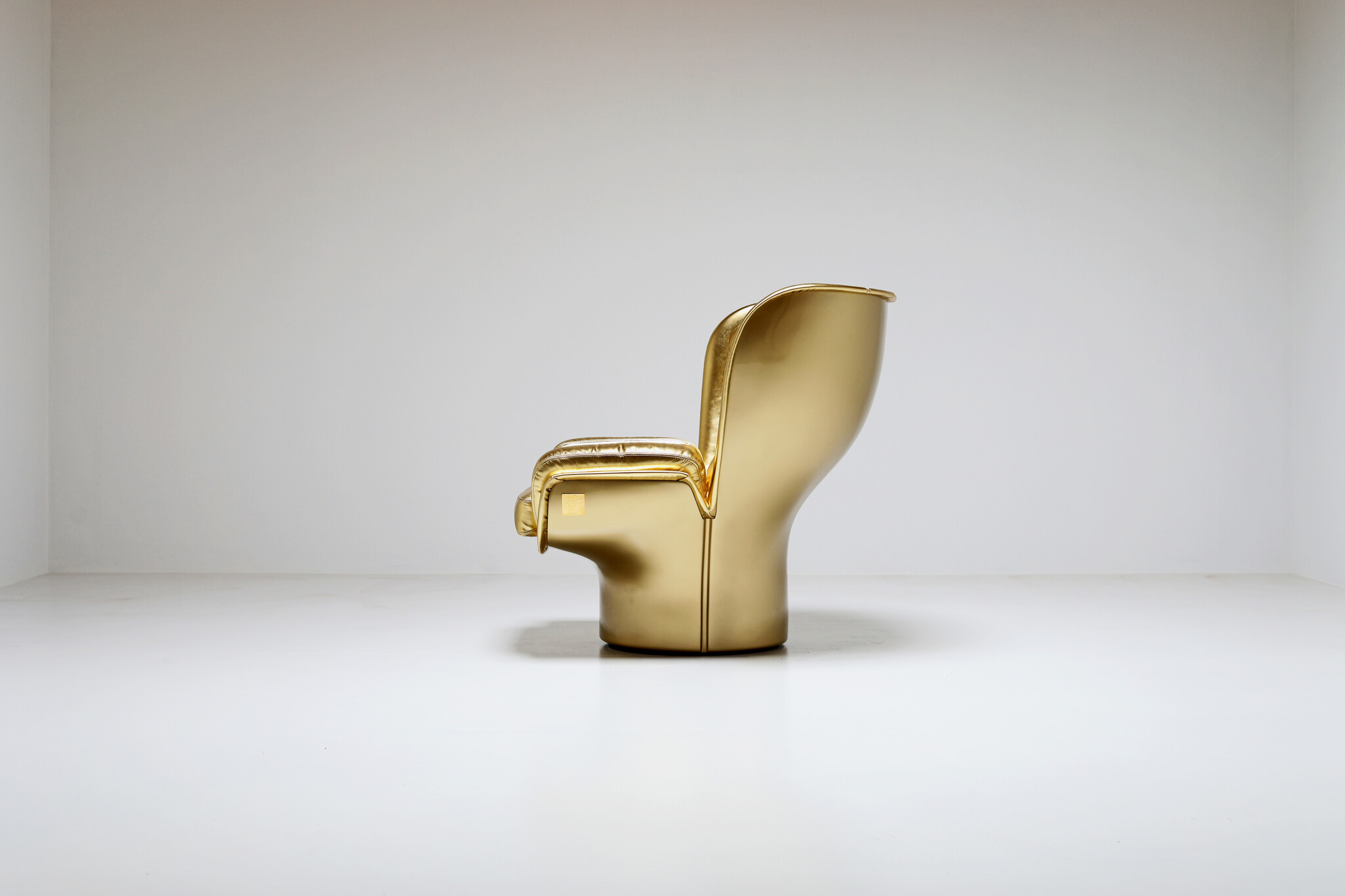 Golden Elda chair Limited edition by Joe Colombo