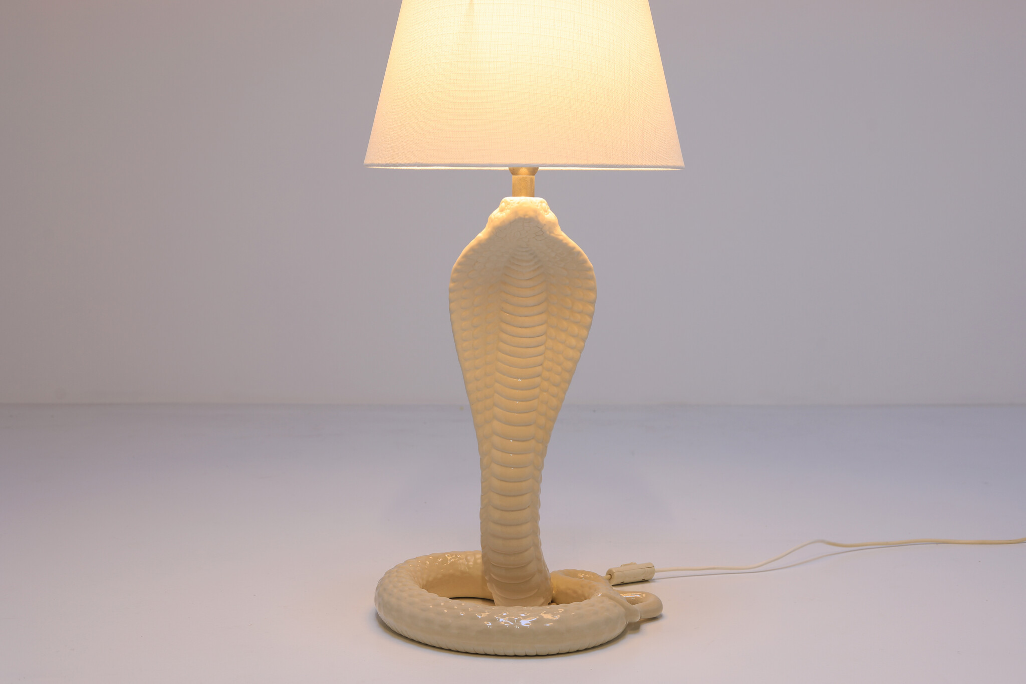 Cobra tafellamp ontworpen door Tommaso Barbi, 1970's