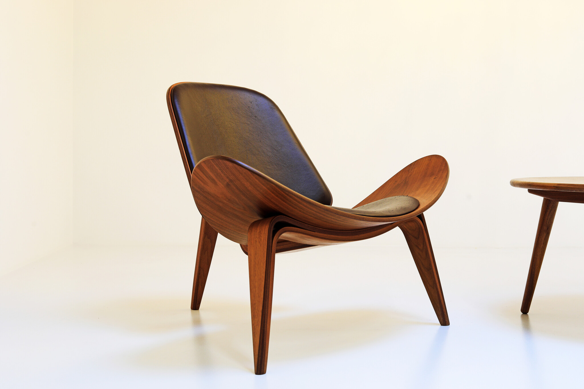 Ensemble de chaises Shell par Hans Wegner, 1963