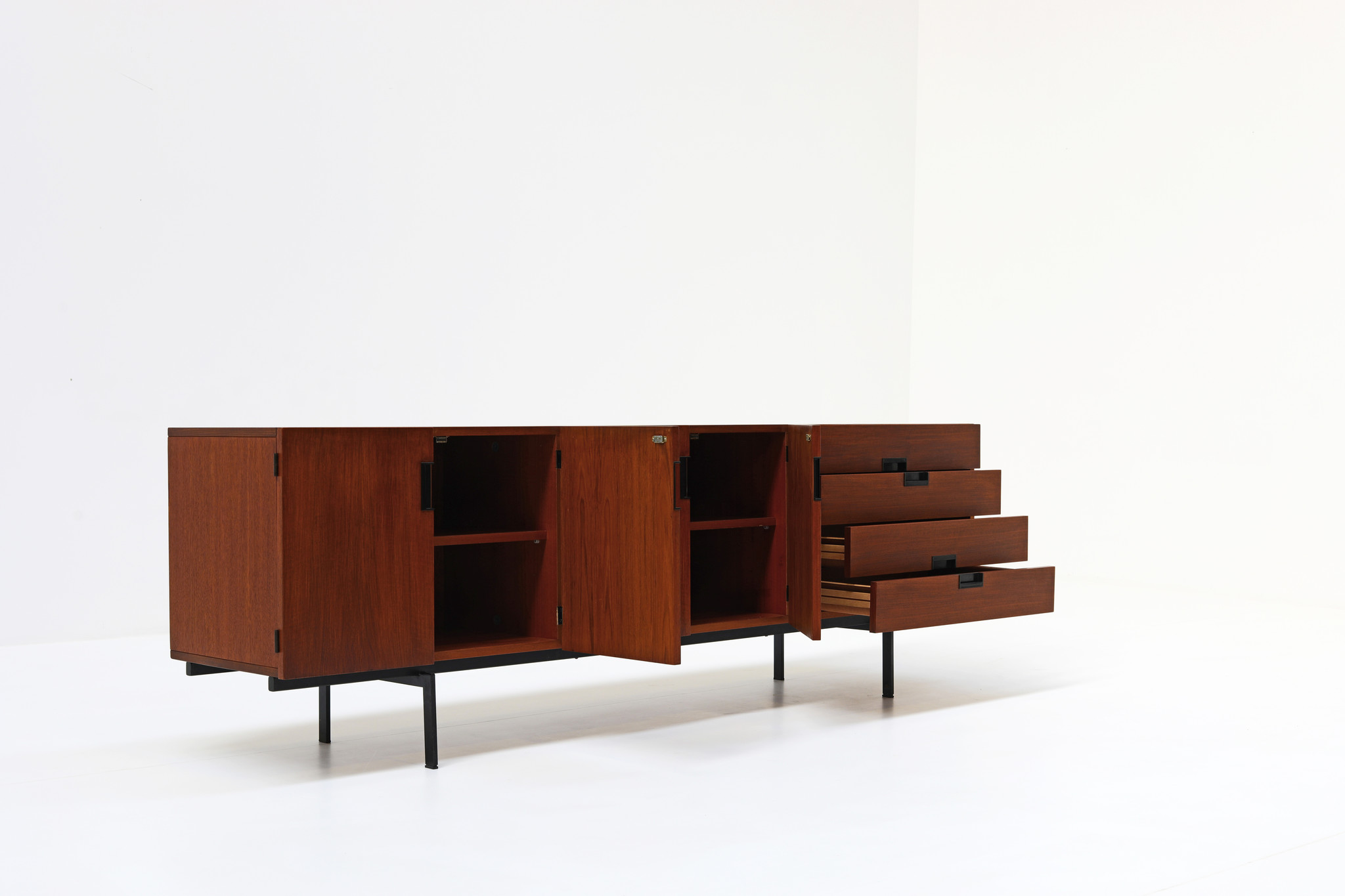 Cees Braakman sideboard voor Pastoe, 1958