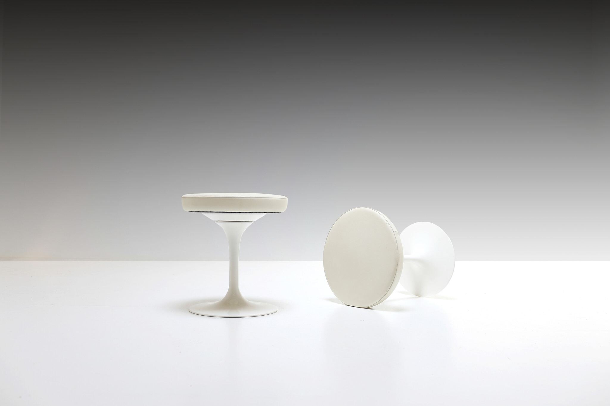 2 Tulip stools by Eero Saarinen for Knoll International