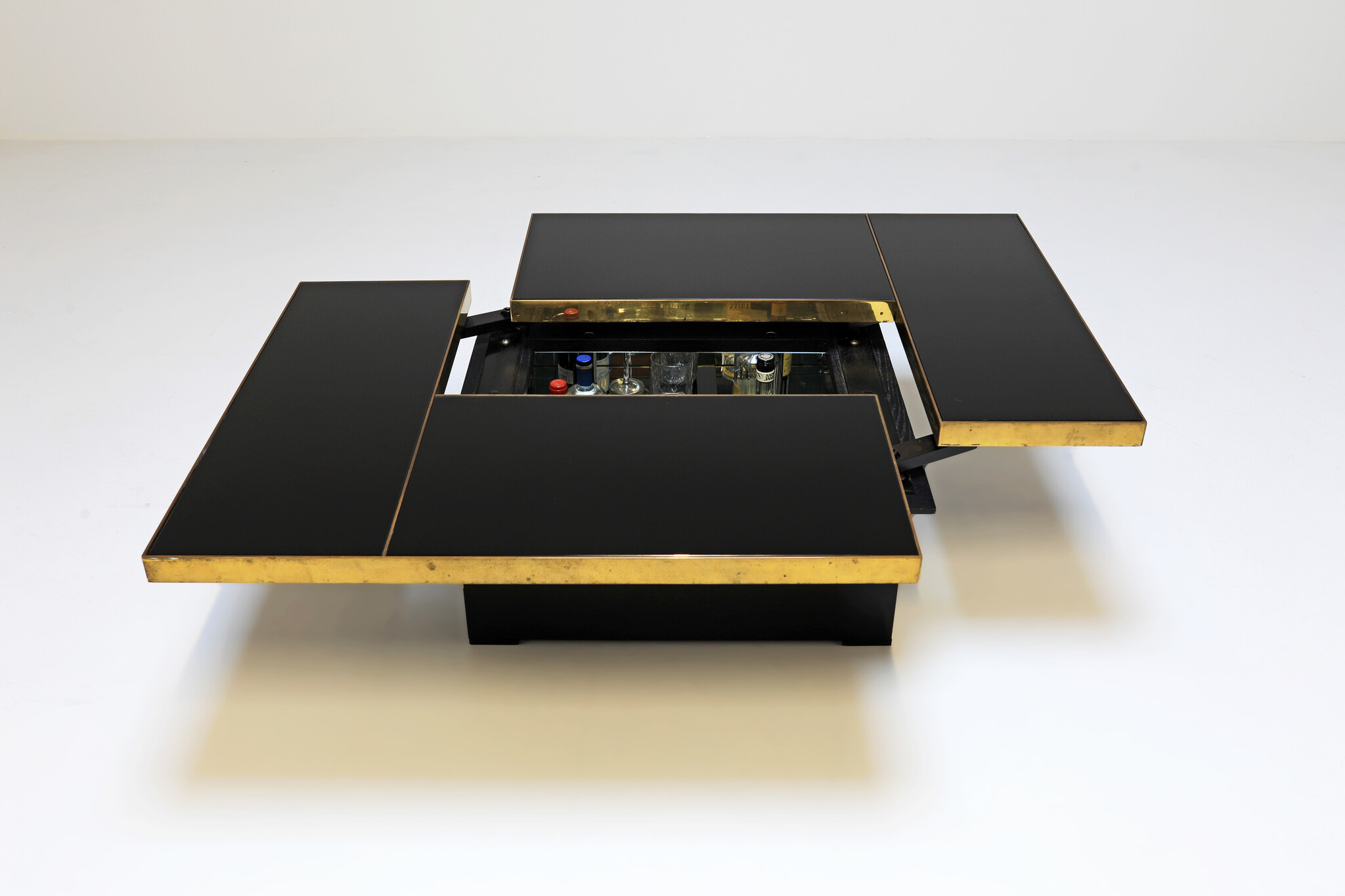 Belgo Chrom coffee table with hidden bar, 1970's