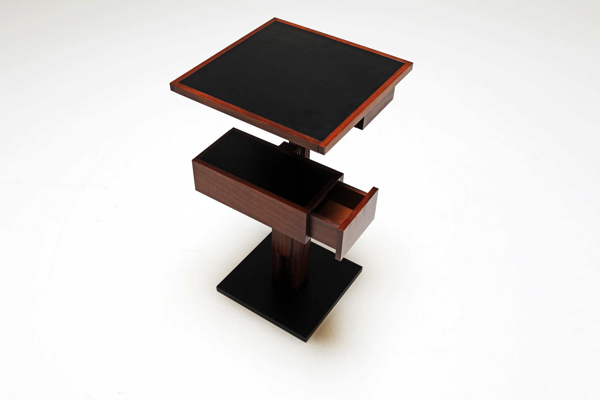 Table d'appoint Bernard Vuarnesson, années 1980