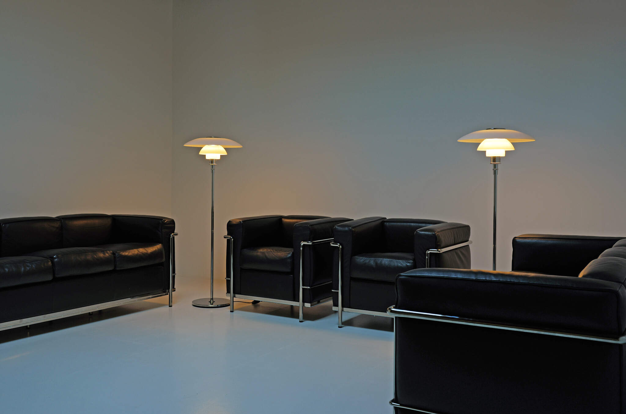 Louis Poulsen PH 4½-3½  glas vloerlamp by  Poul Henningsen.