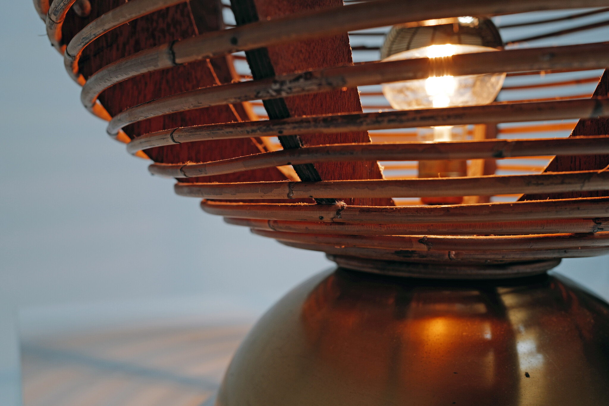 Lampe globe vintage en bambou, années 1970