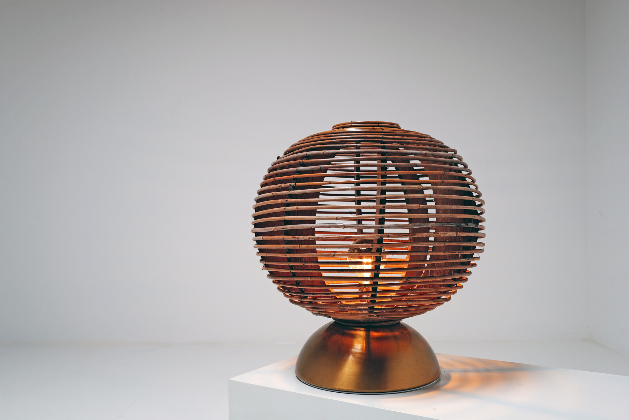 Lampe globe vintage en bambou, années 1970