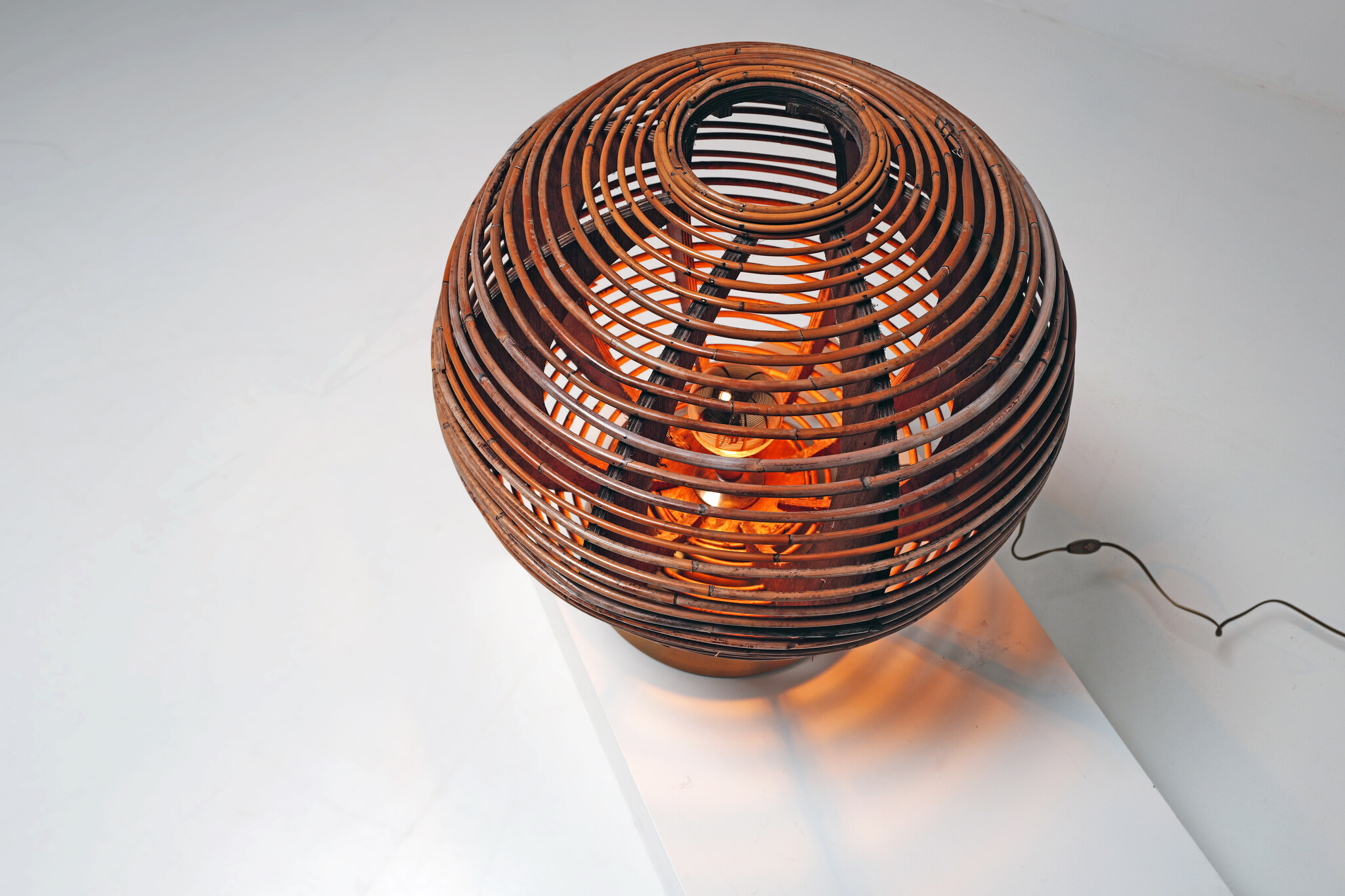 Lampe globe vintage en bambou, années 1970