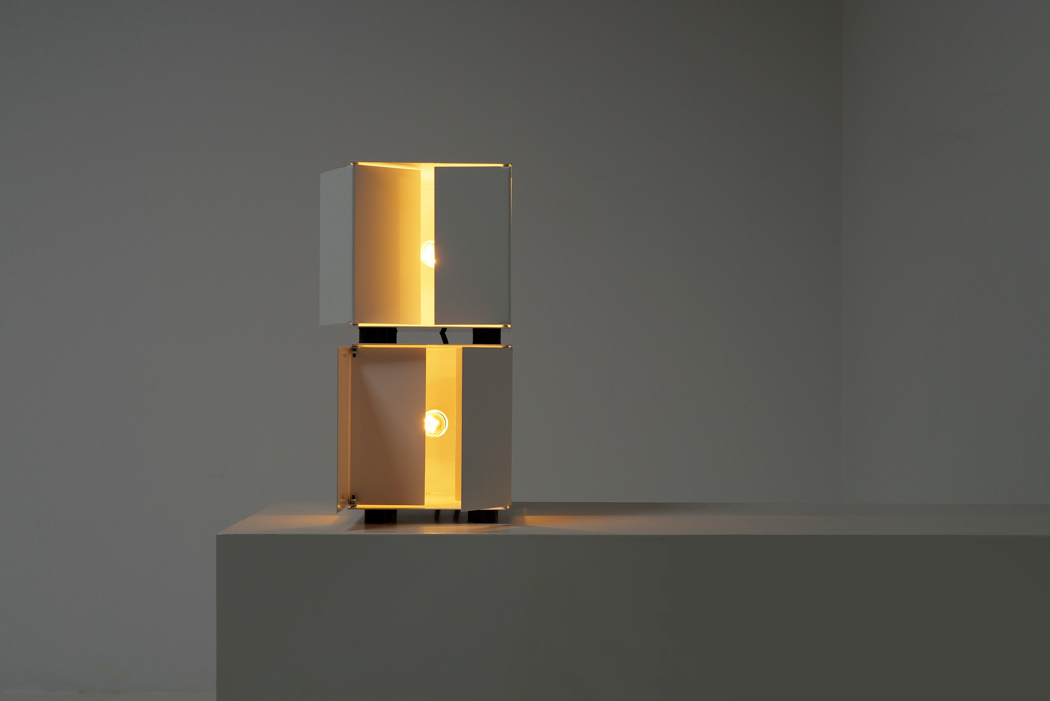 Lampe de table 3H attribuée par Paolo Tilche pour Sirrah, 1971