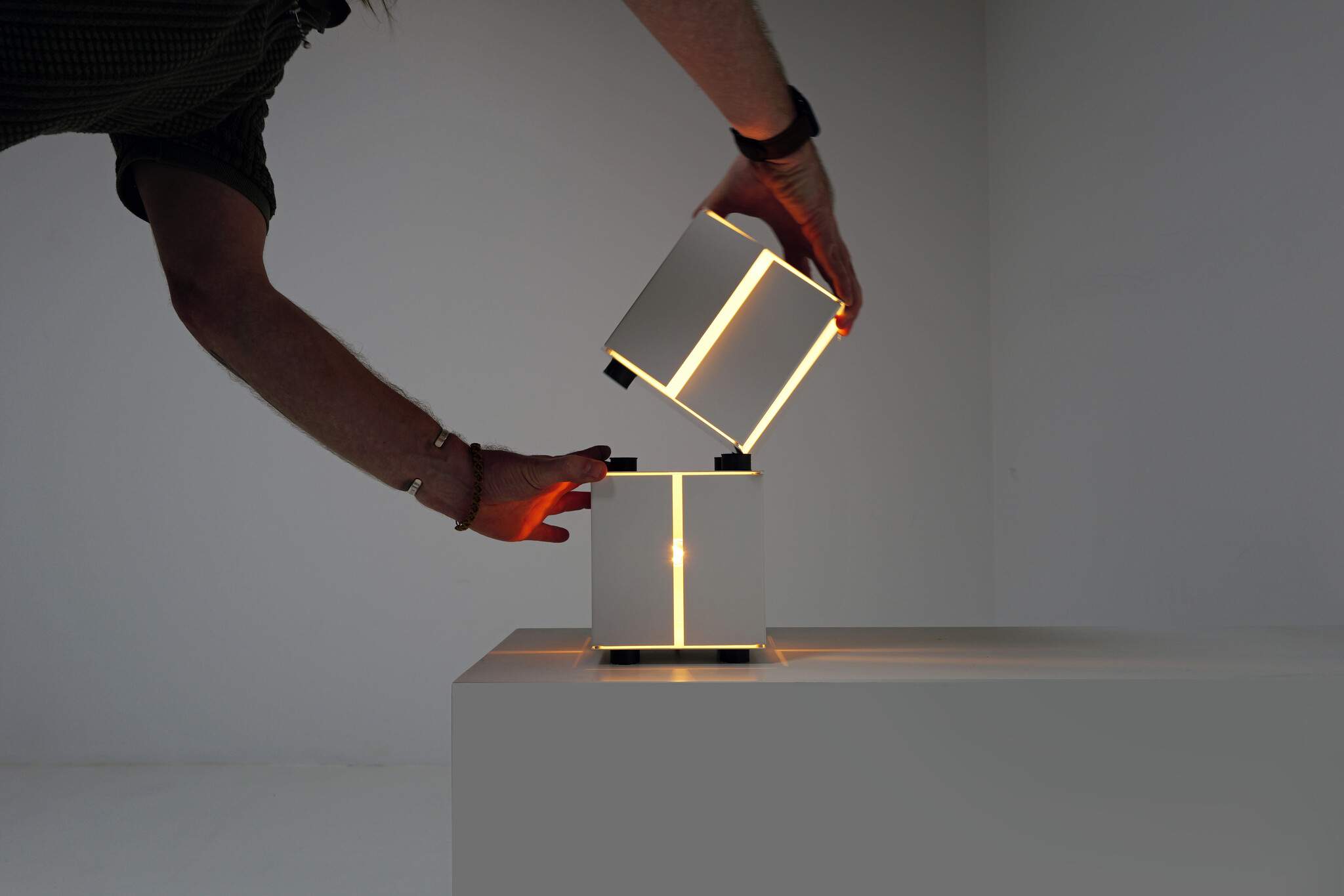 Lampe de table 3H attribuée par Paolo Tilche pour Sirrah, 1971