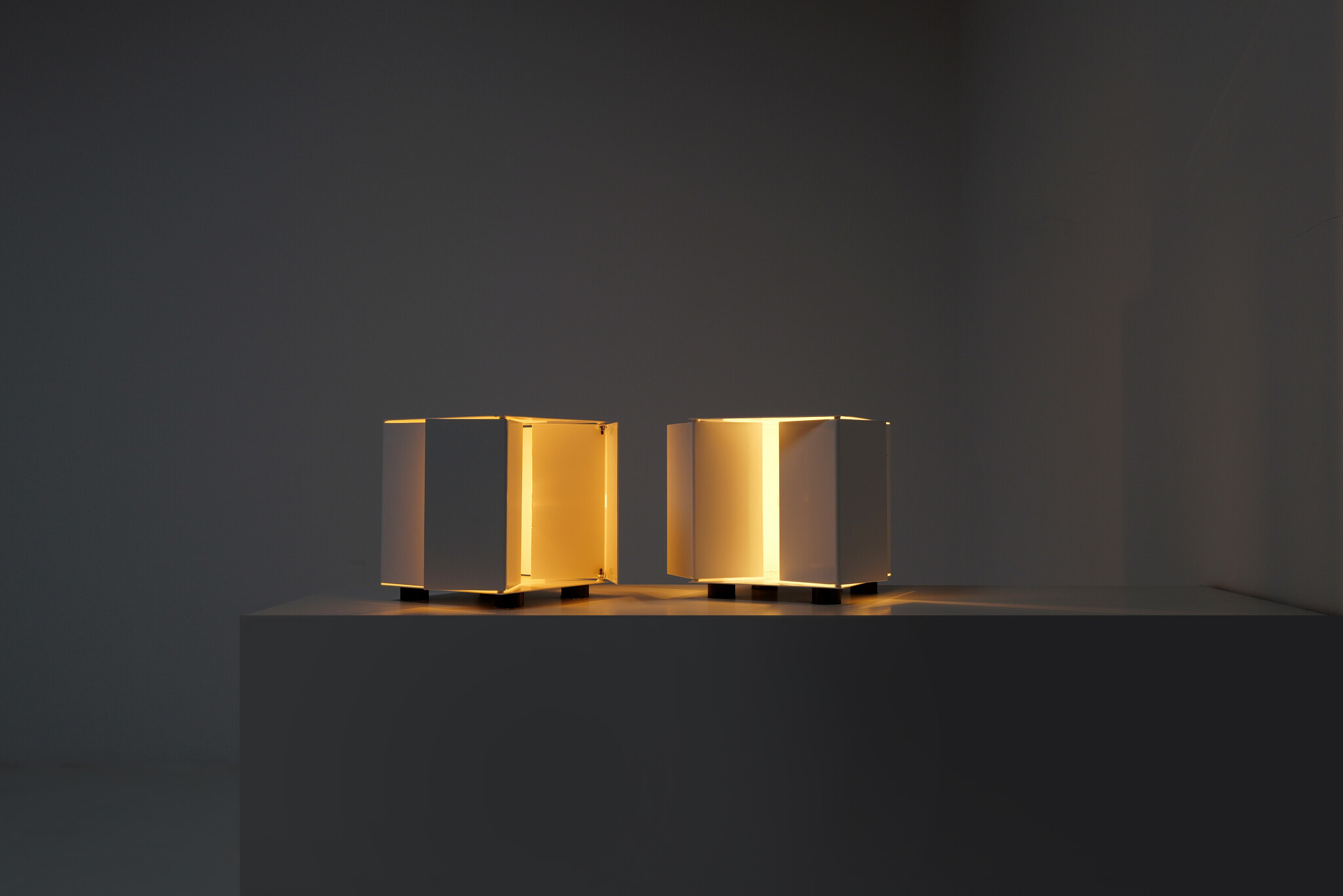 Lampe de table 3H attribuée par Paolo Tilche pour Sirrah, 1971