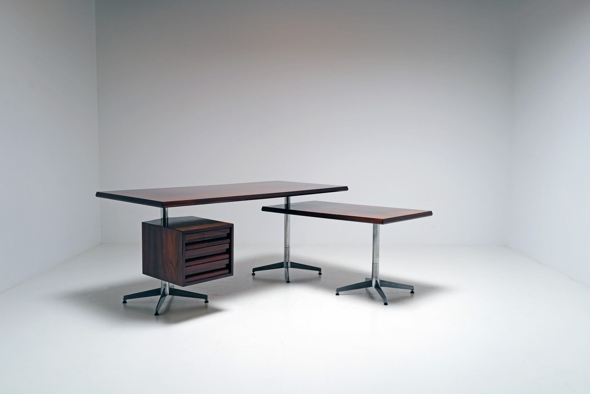 Executive desk by Osvaldo Borsani for Tecno Milan, 1956