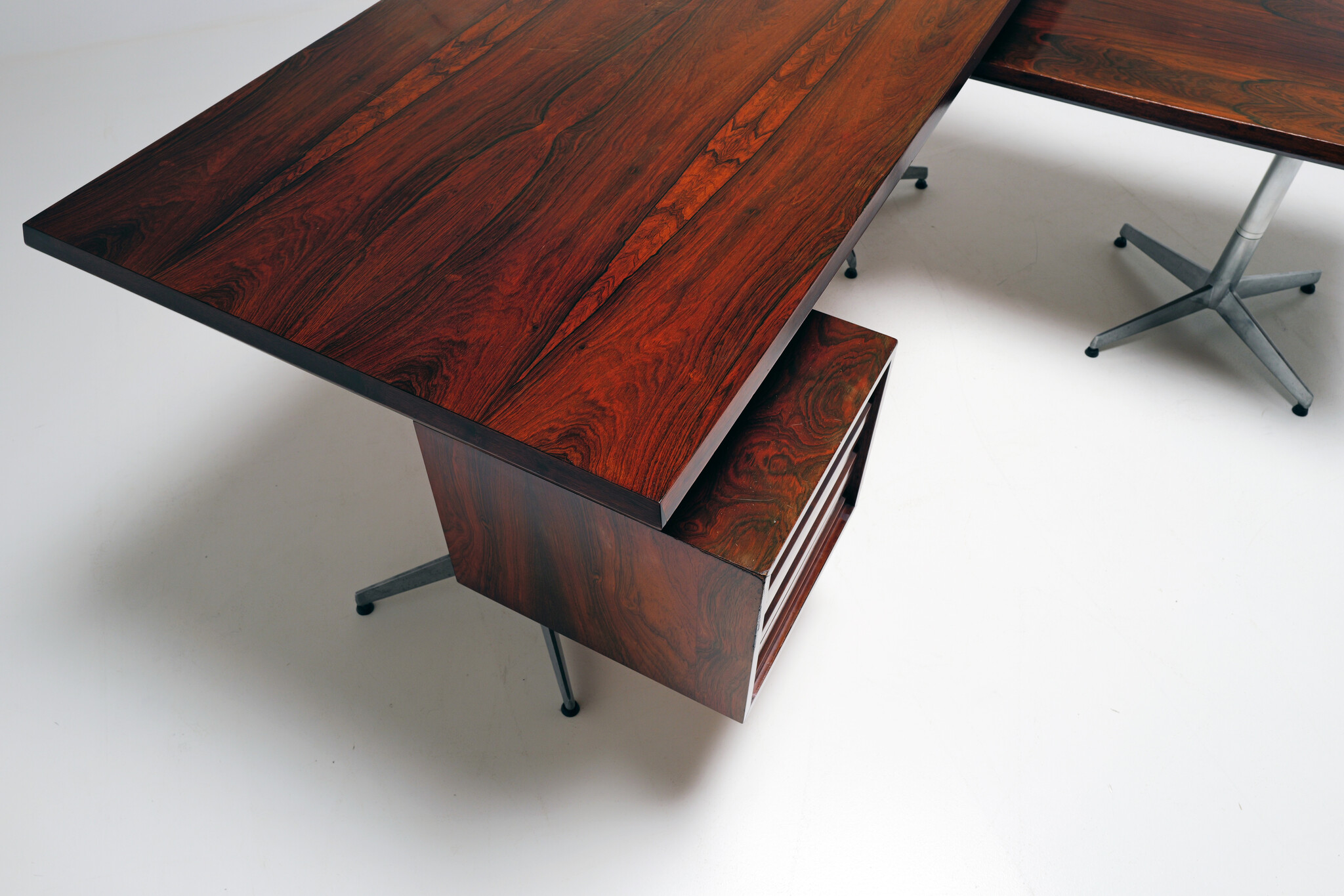 Executive desk by Osvaldo Borsani for Tecno Milan, 1956
