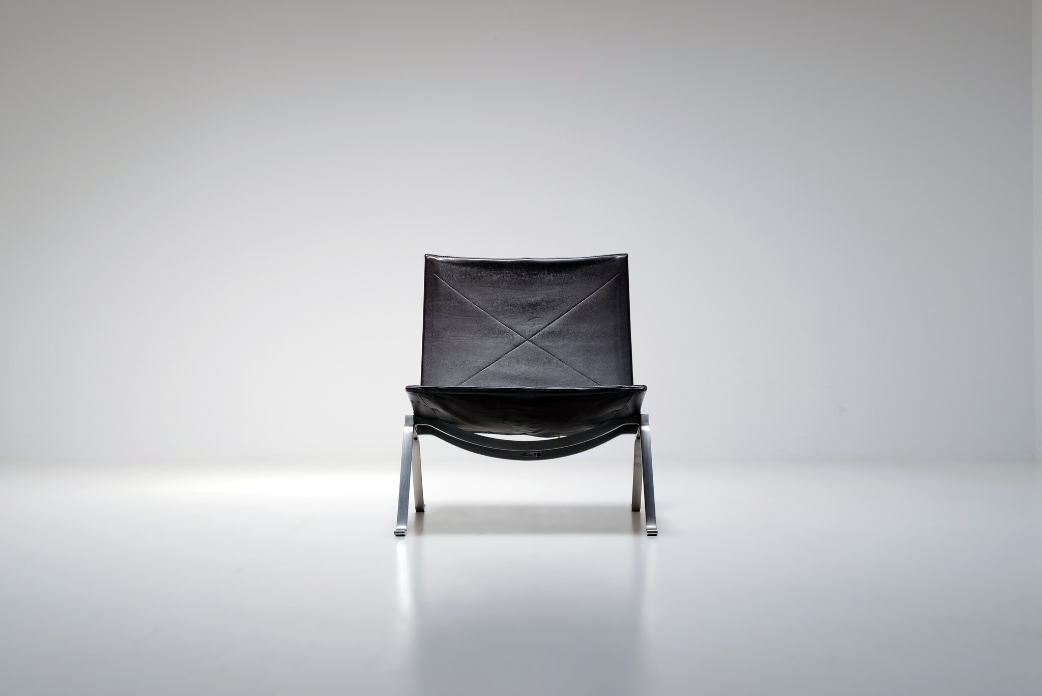 PK22 Poul Kjærholm geproduceerd door Fritz Hansen, 1988