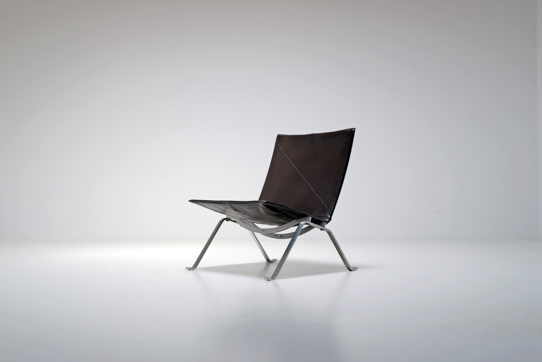 PK22 Poul Kjærholm geproduceerd door Fritz Hansen, 1988