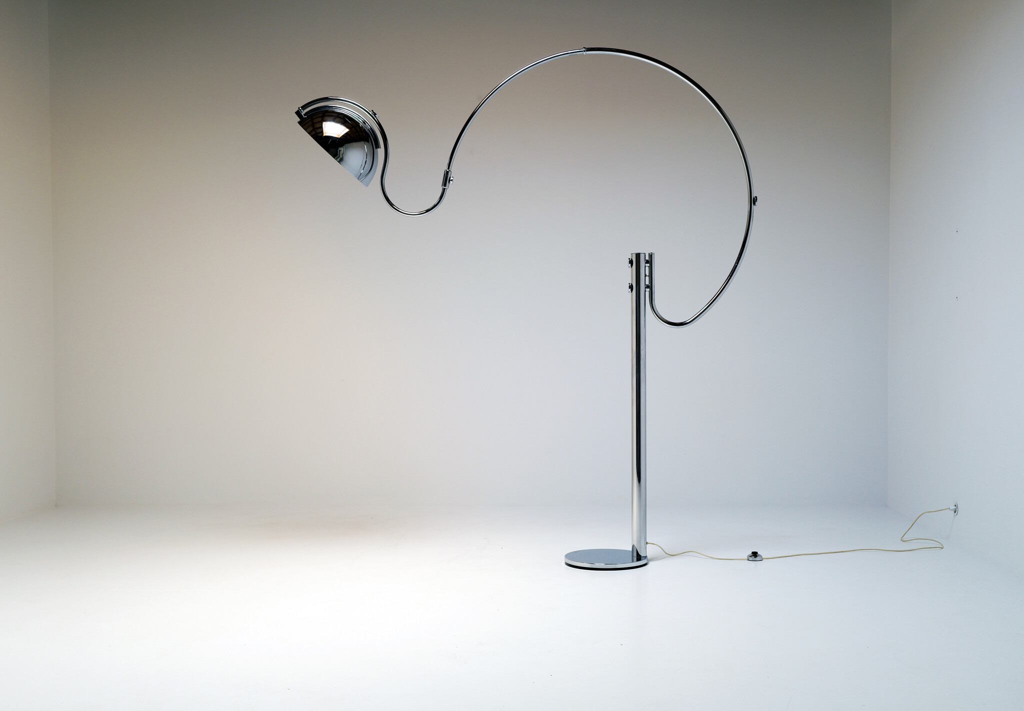 Lampe à arc chromée, années 1970