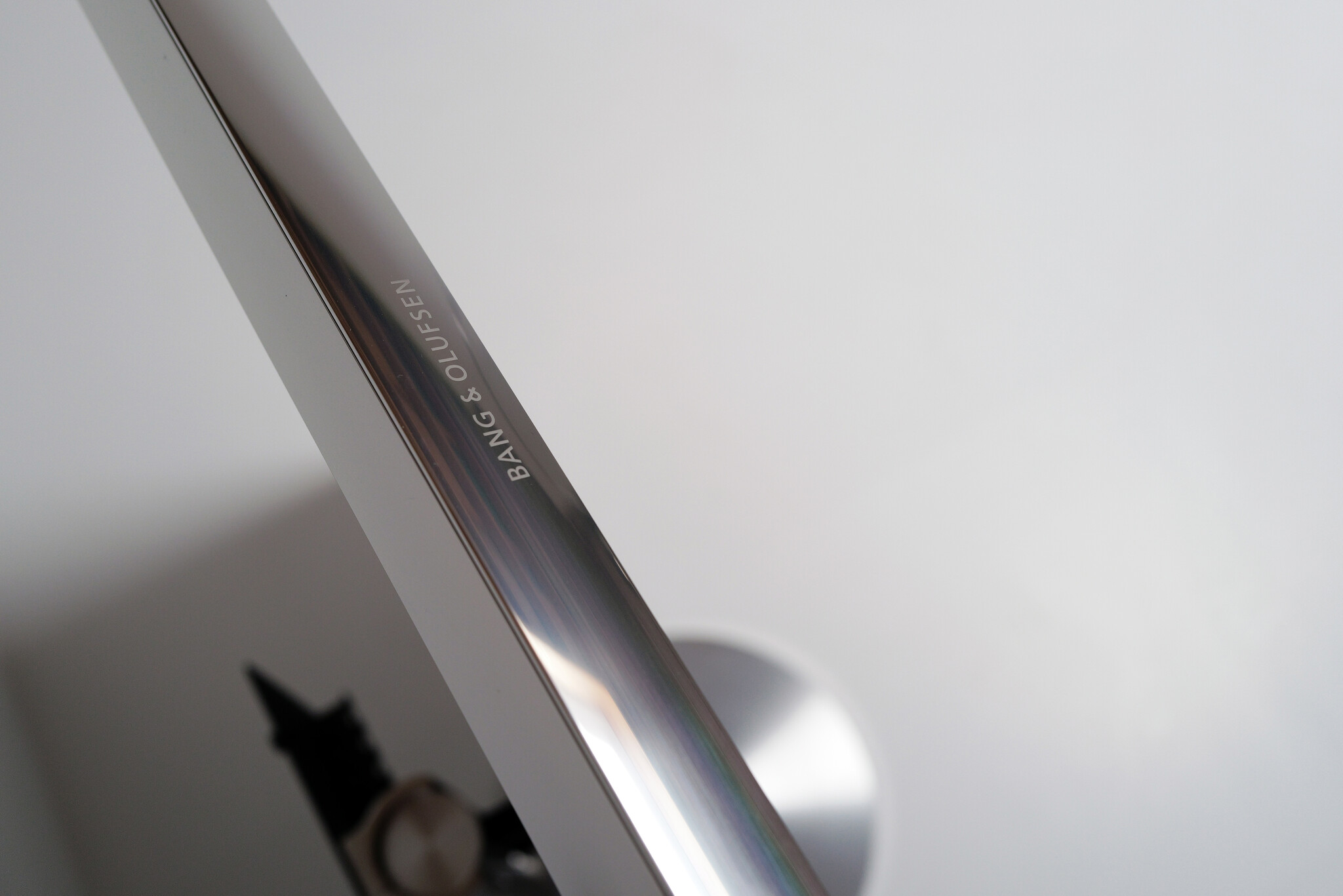 Bang & Olufsen BeoVision 10–46″ Noir piano