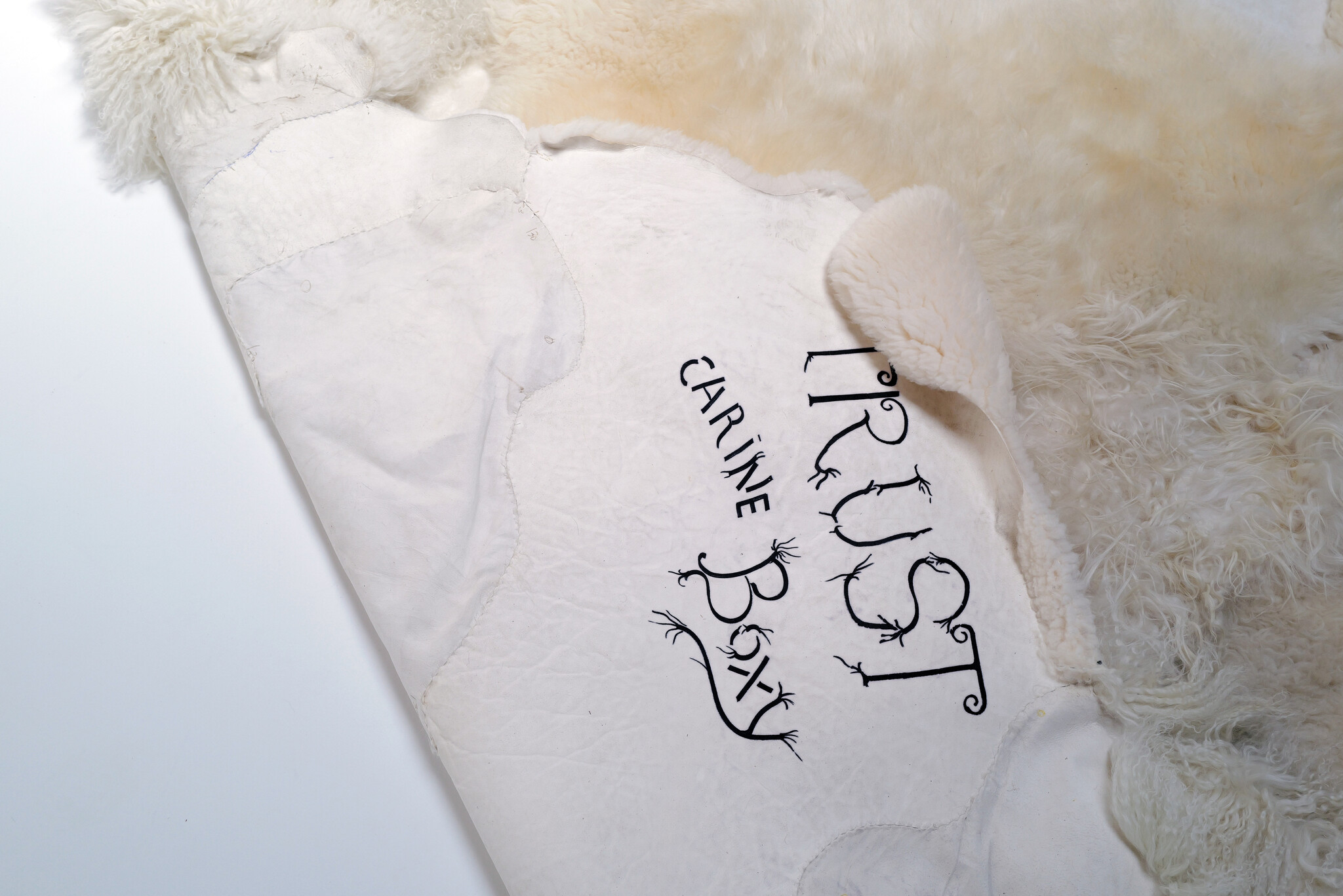 XL Carine Boxy carpet "Trust"