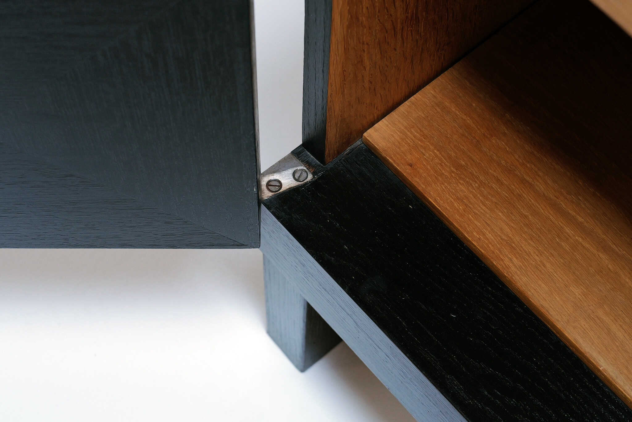 Zeldzame Brutalistische sideboard  Van J. Batenburg Voor E.M.Y, Belgie 1969