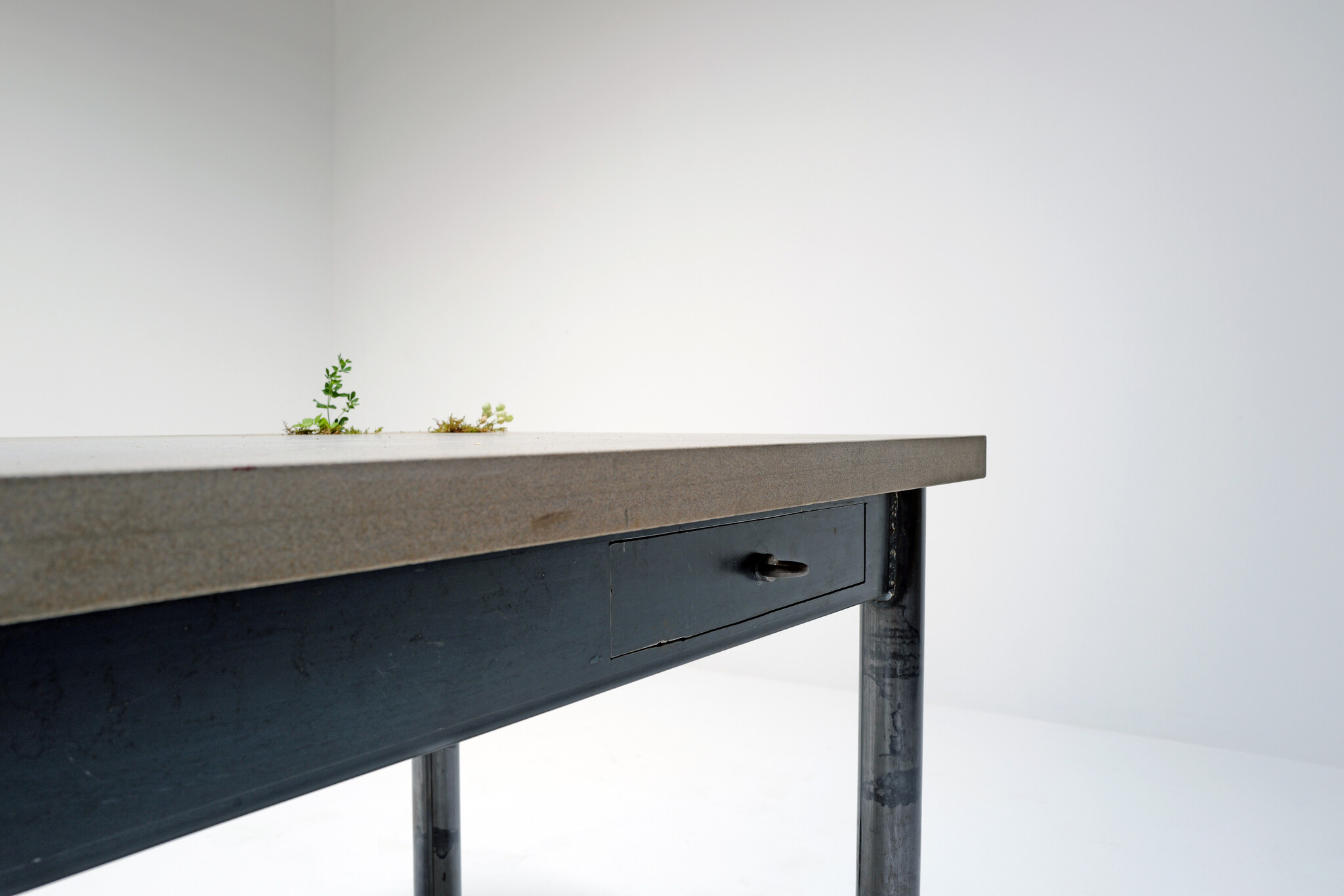 Amazonas Desk van Wolfgang Laubersheimer voor Pentagon, 1988
