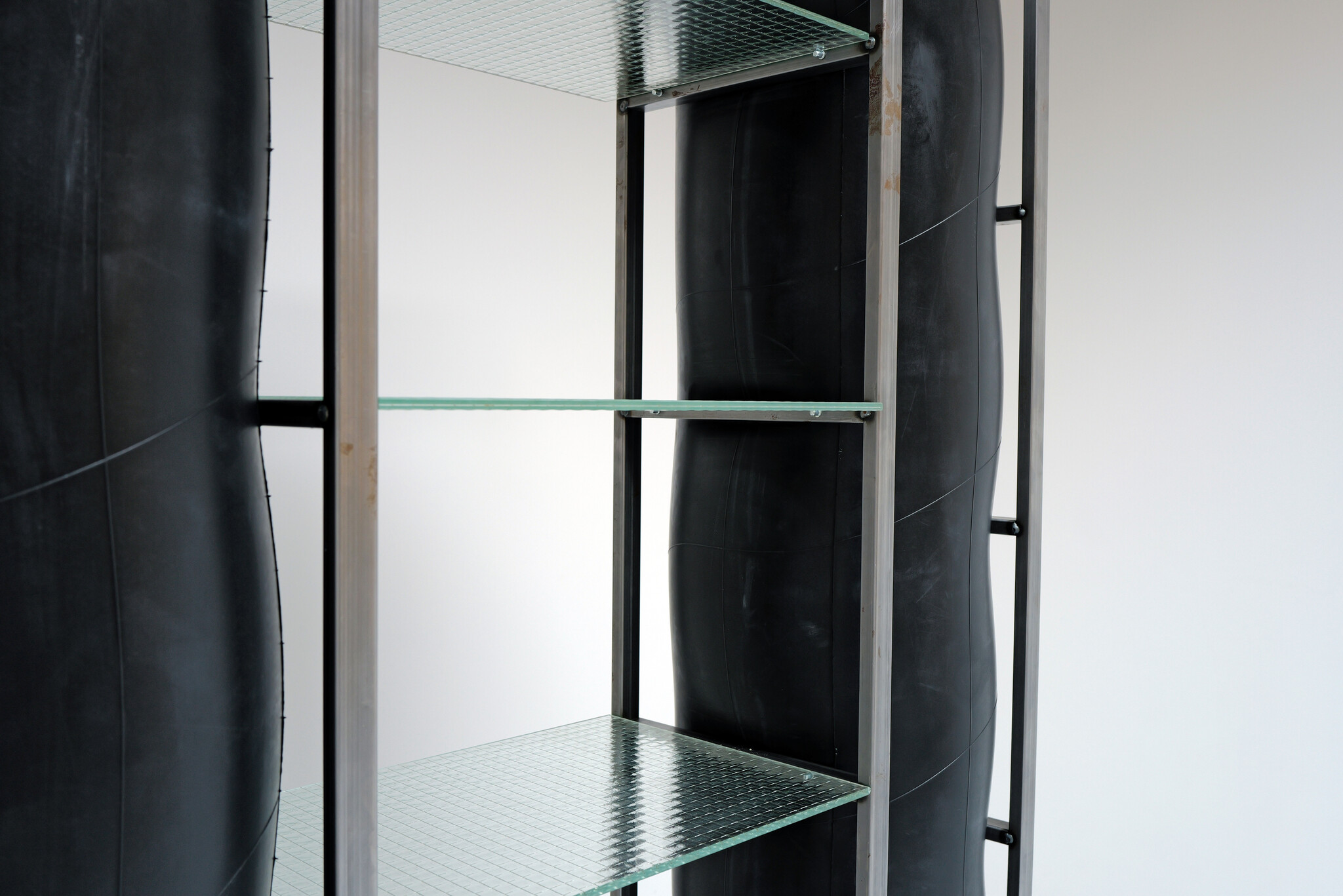 Inner Tube Shelf Unit van Pentagon Group voor Reinhard Müller, 1980's
