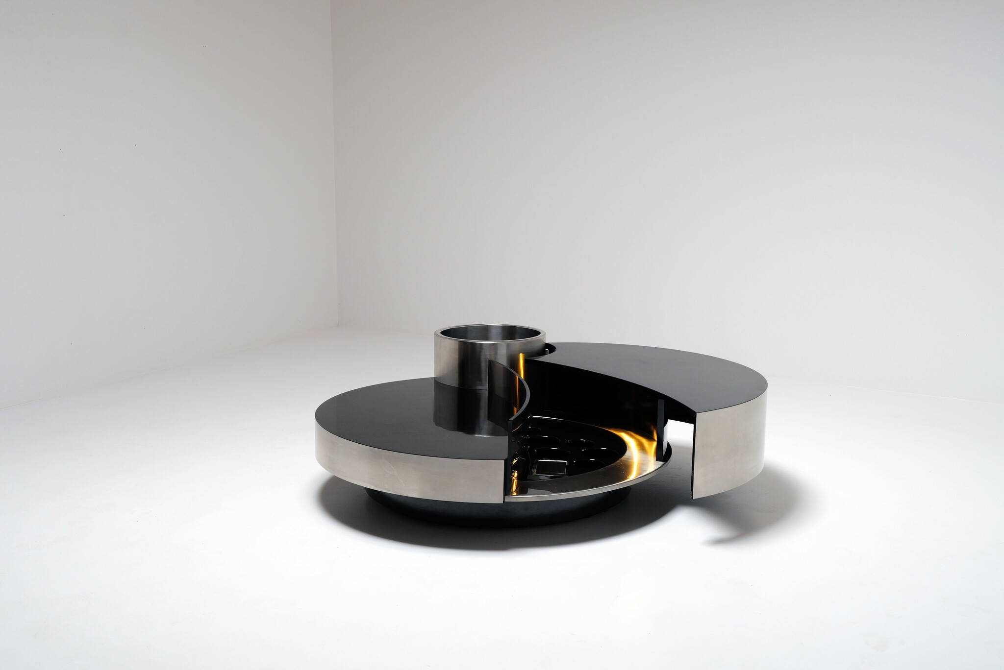 Massimo Papiri coffee table bar for Mario Sabot, 1970s