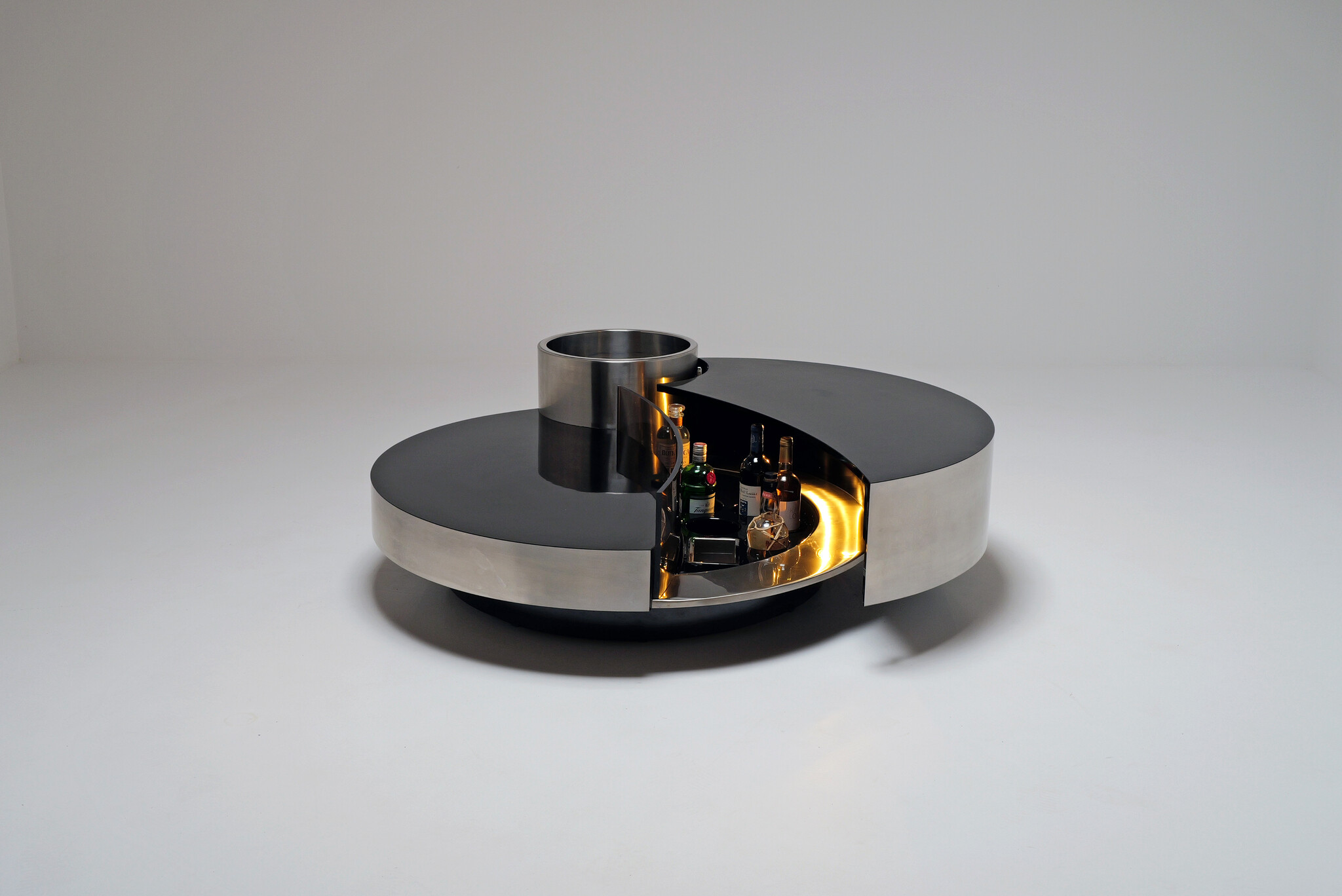 Massimo Papiri coffee table bar for Mario Sabot, 1970s