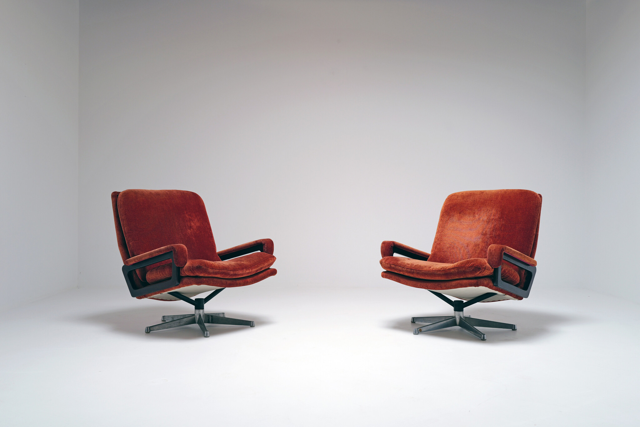 Set of King lounge chairs by André Vandenbeuck for Strässle, 1970s