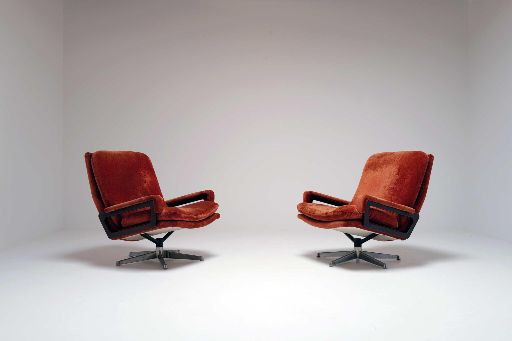 Set of King lounge chairs by André Vandenbeuck for Strässle, 1970s