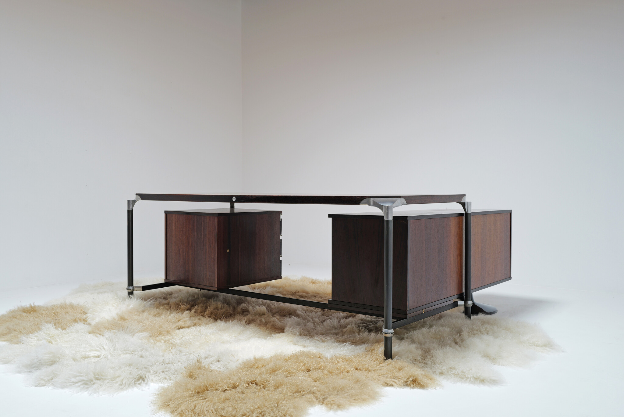 Rosewood desk by Ico Parisi for MIM Roma, 1960s