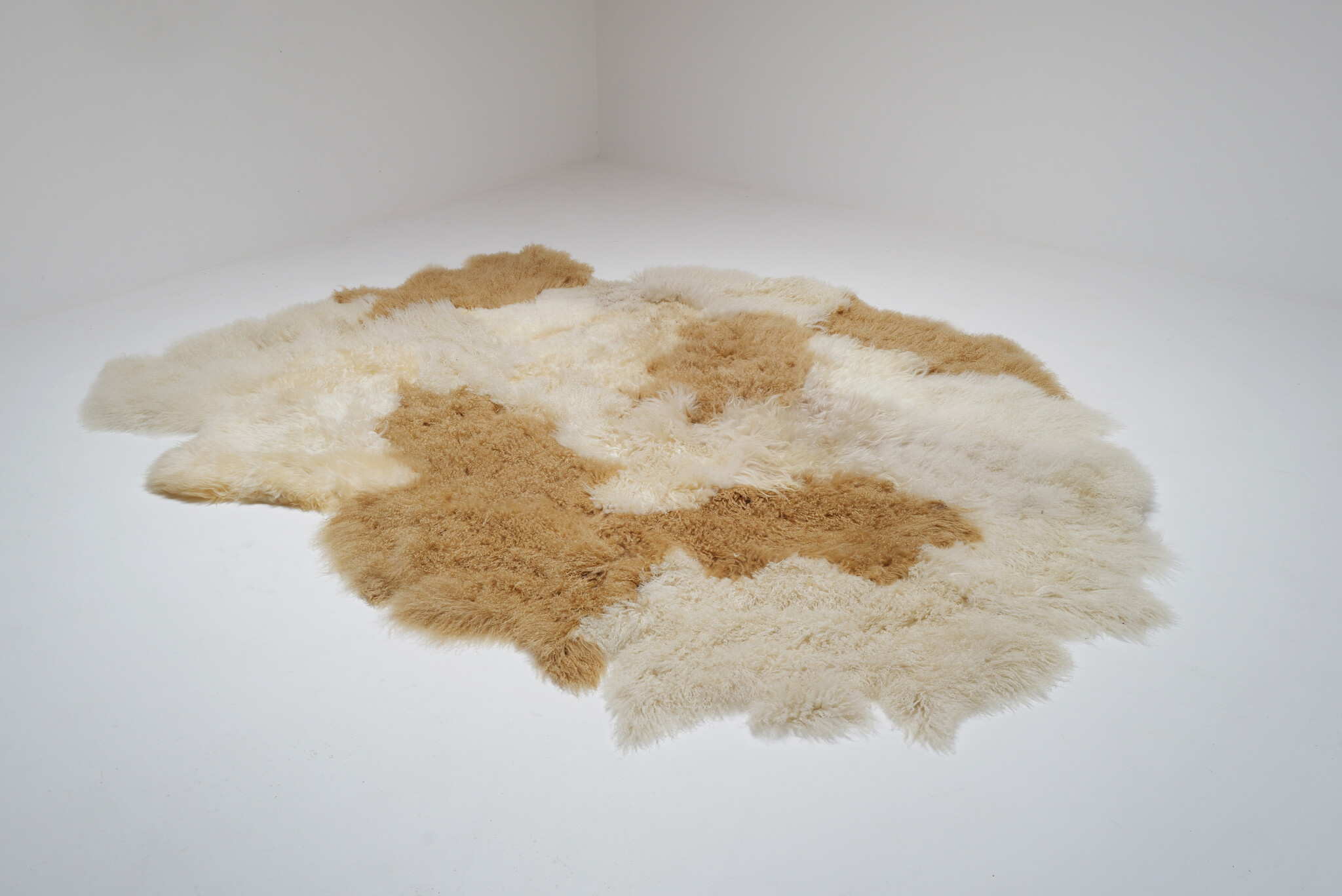 XL Carine Boxy carpet "Light Shine"