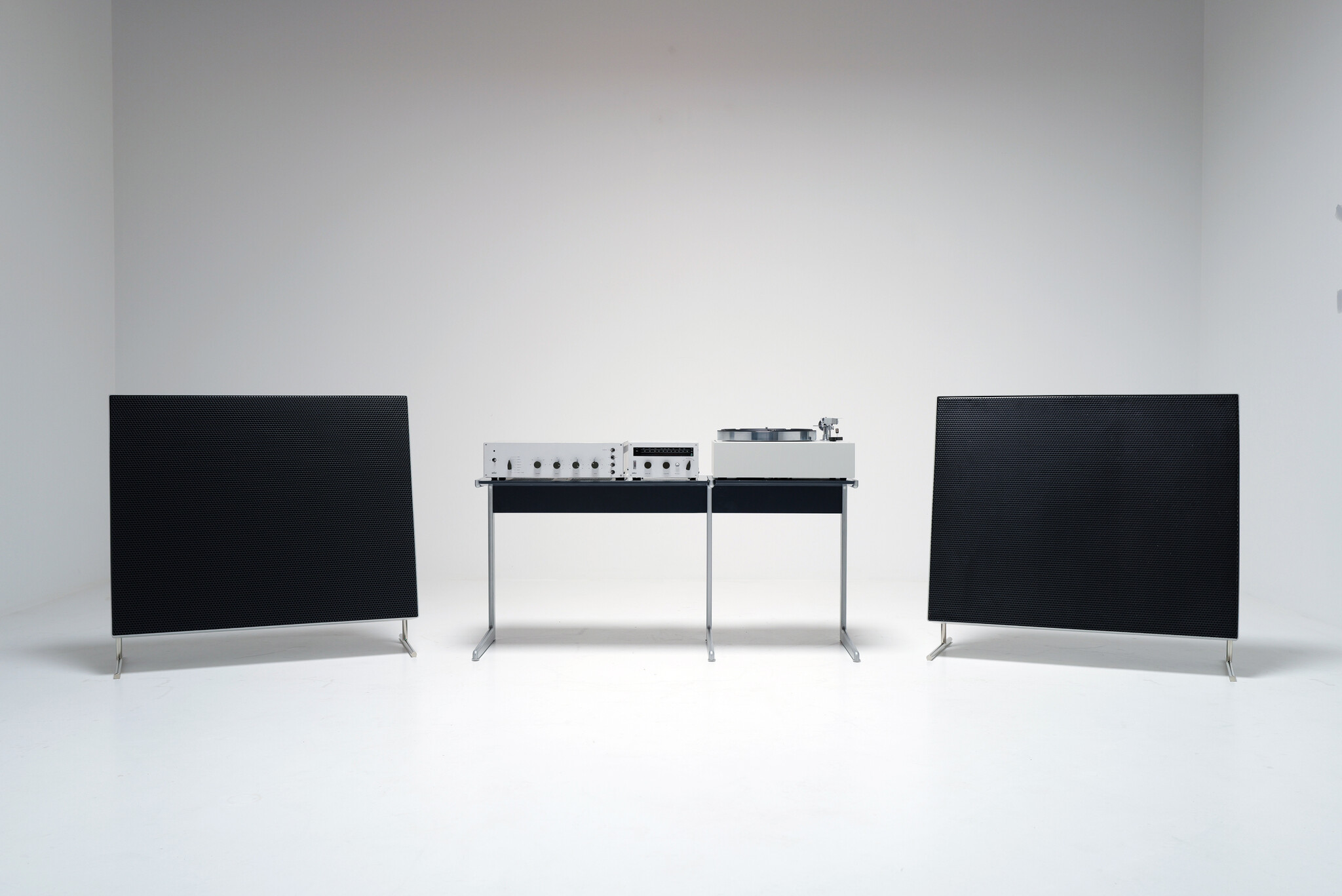 Complete Braun stereo met de LE1 speakers door Dieter Rams, 1960's