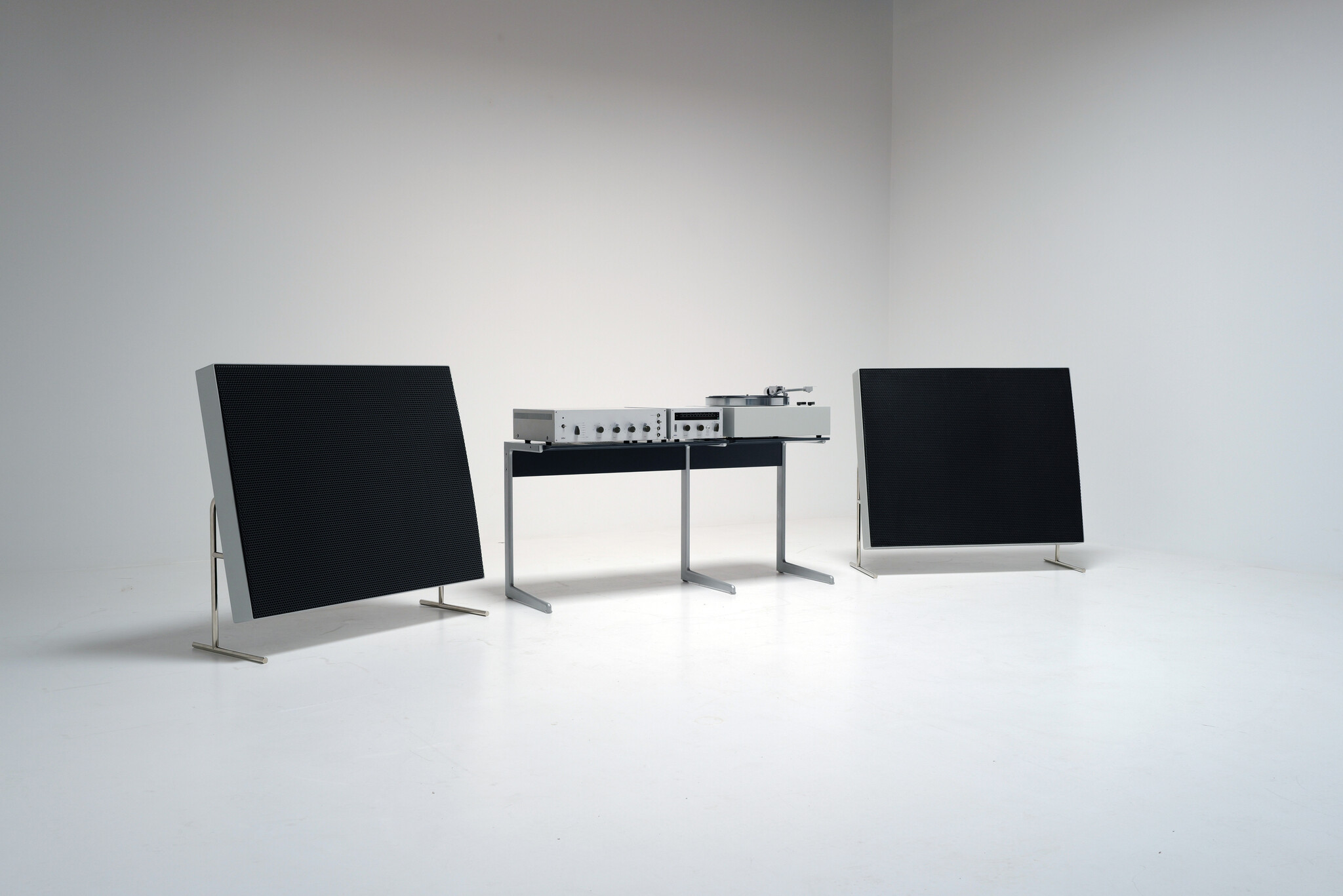 Complete Braun stereo met de LE1 speakers door Dieter Rams, 1960's