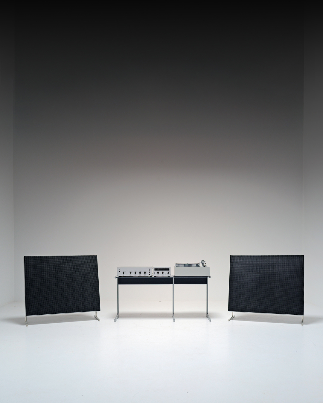 Complete Braun stereo met de LE1 speakers door Dieter Rams, 1960's - WAUW