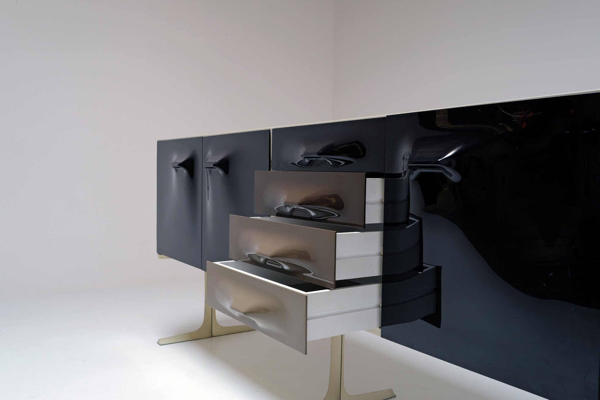 Buffet de Raymond Loewy, 1969