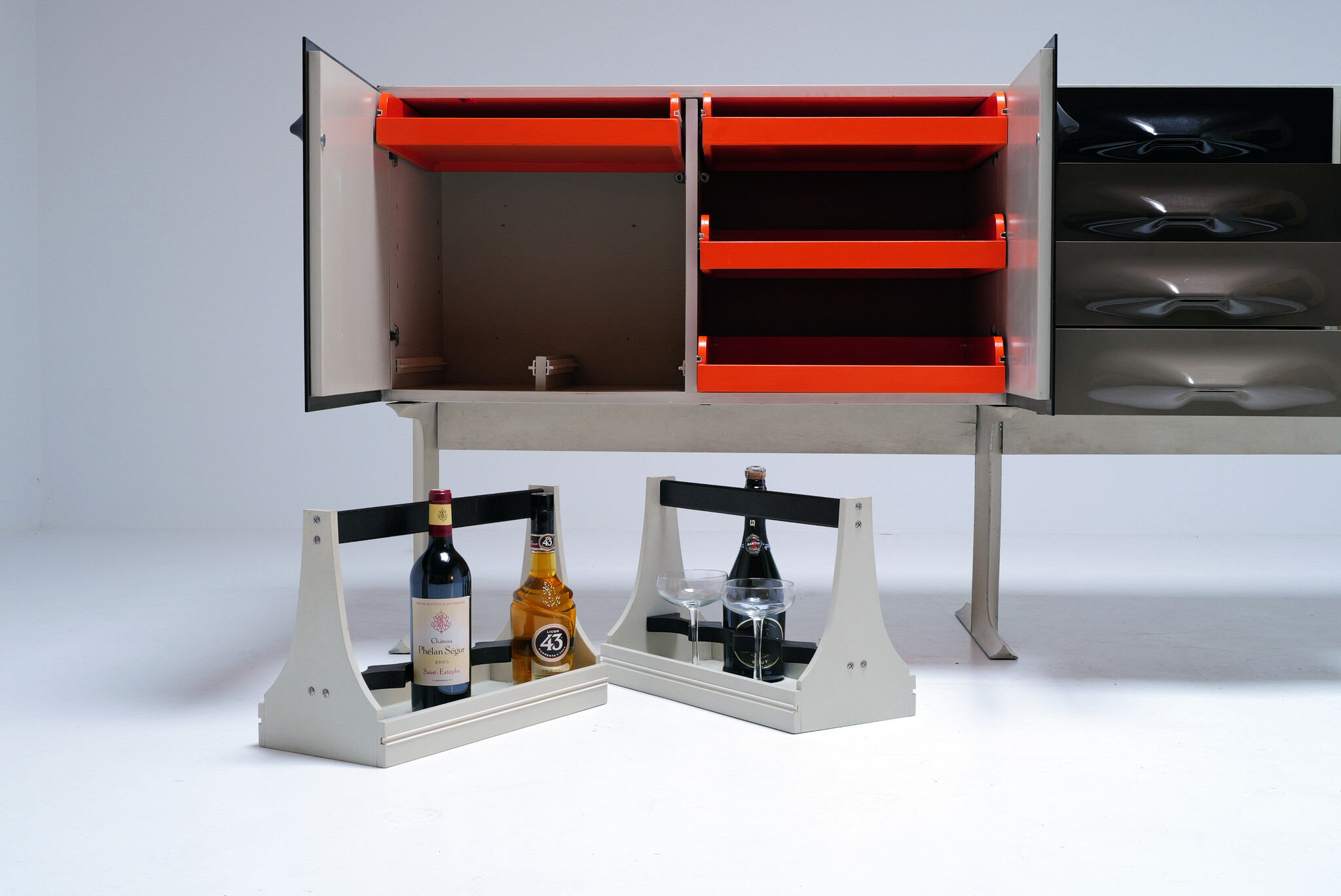 Buffet de Raymond Loewy, 1969