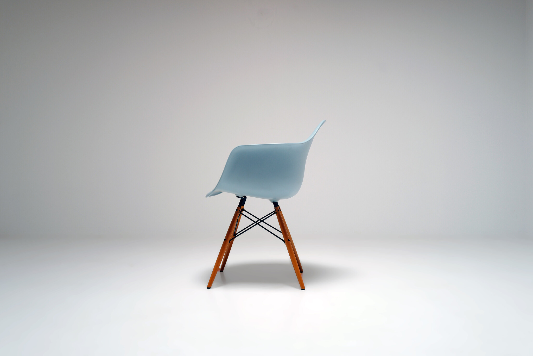 Multitonale Collector’s Set Vitra Eames Armchairs