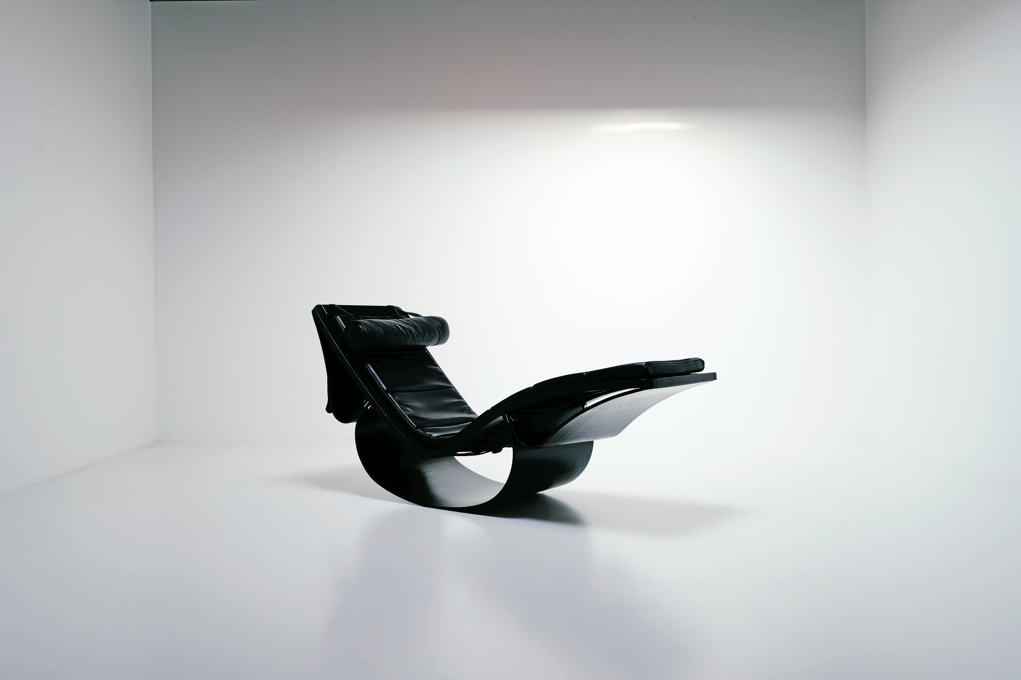 'Rio' Rocking Chaise Lounge by Oscar Niemeyer