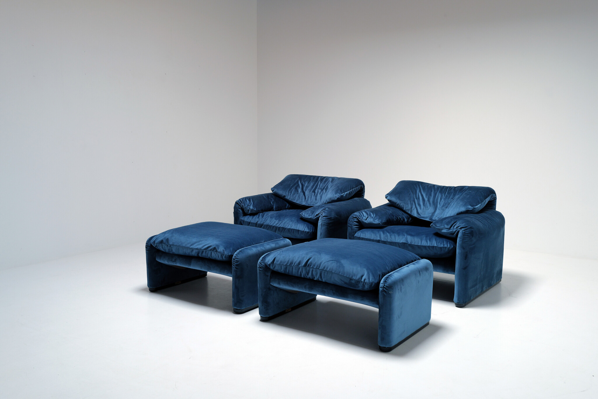 Maralunga clubs door Vico Magistretti voor Cassina