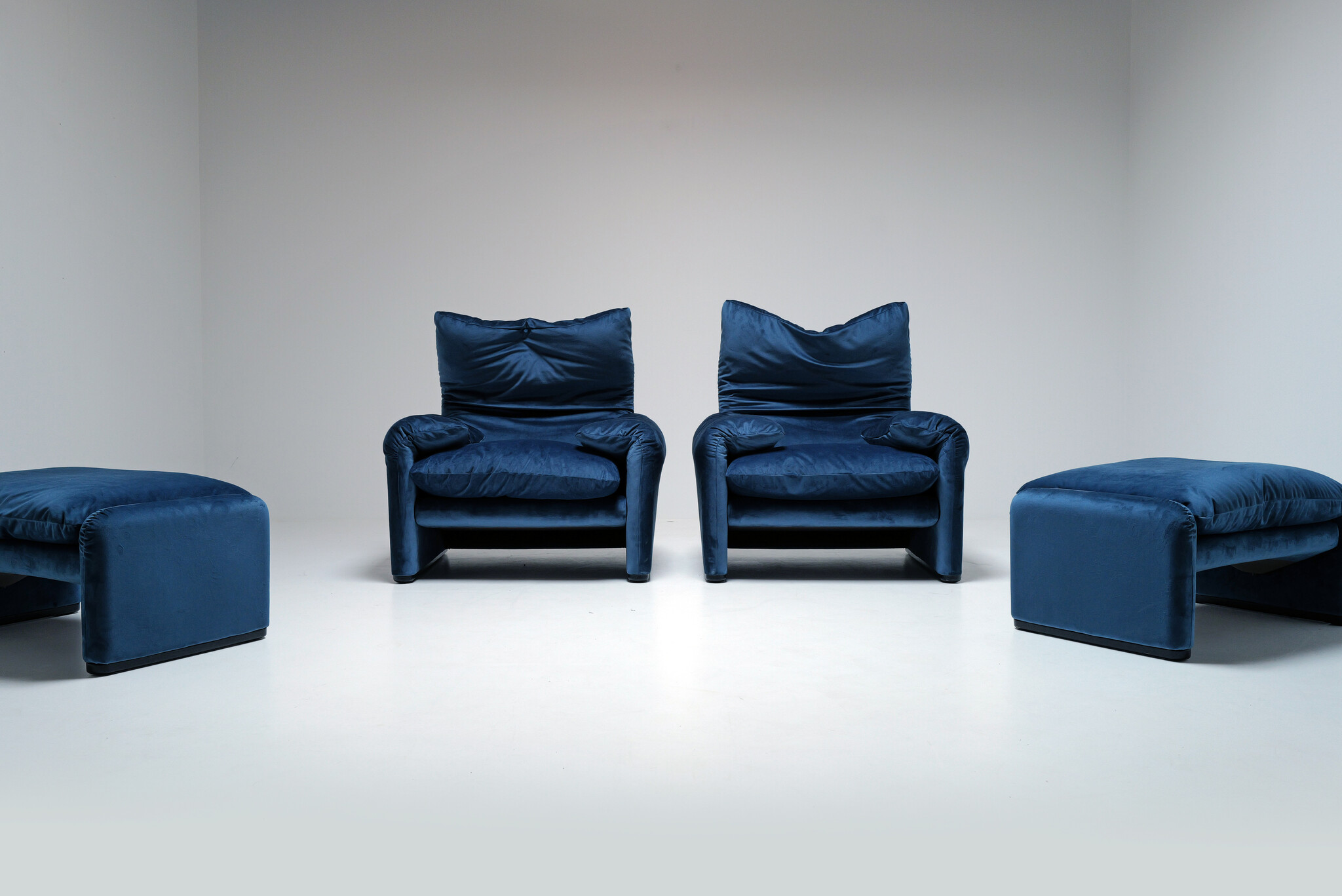 Maralunga clubs door Vico Magistretti voor Cassina