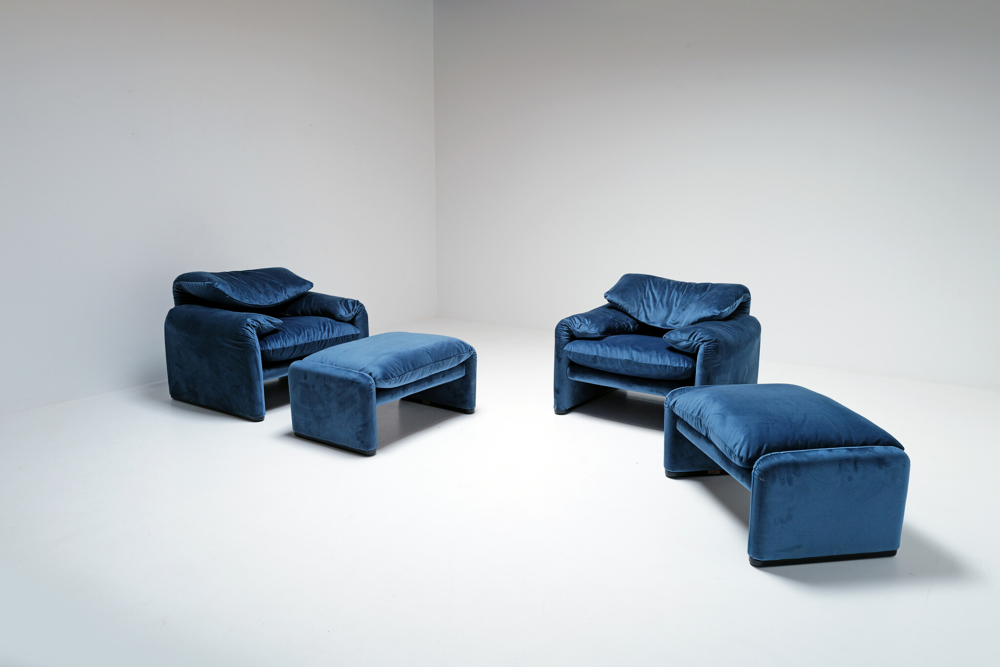 Maralunga clubs door Vico Magistretti voor Cassina