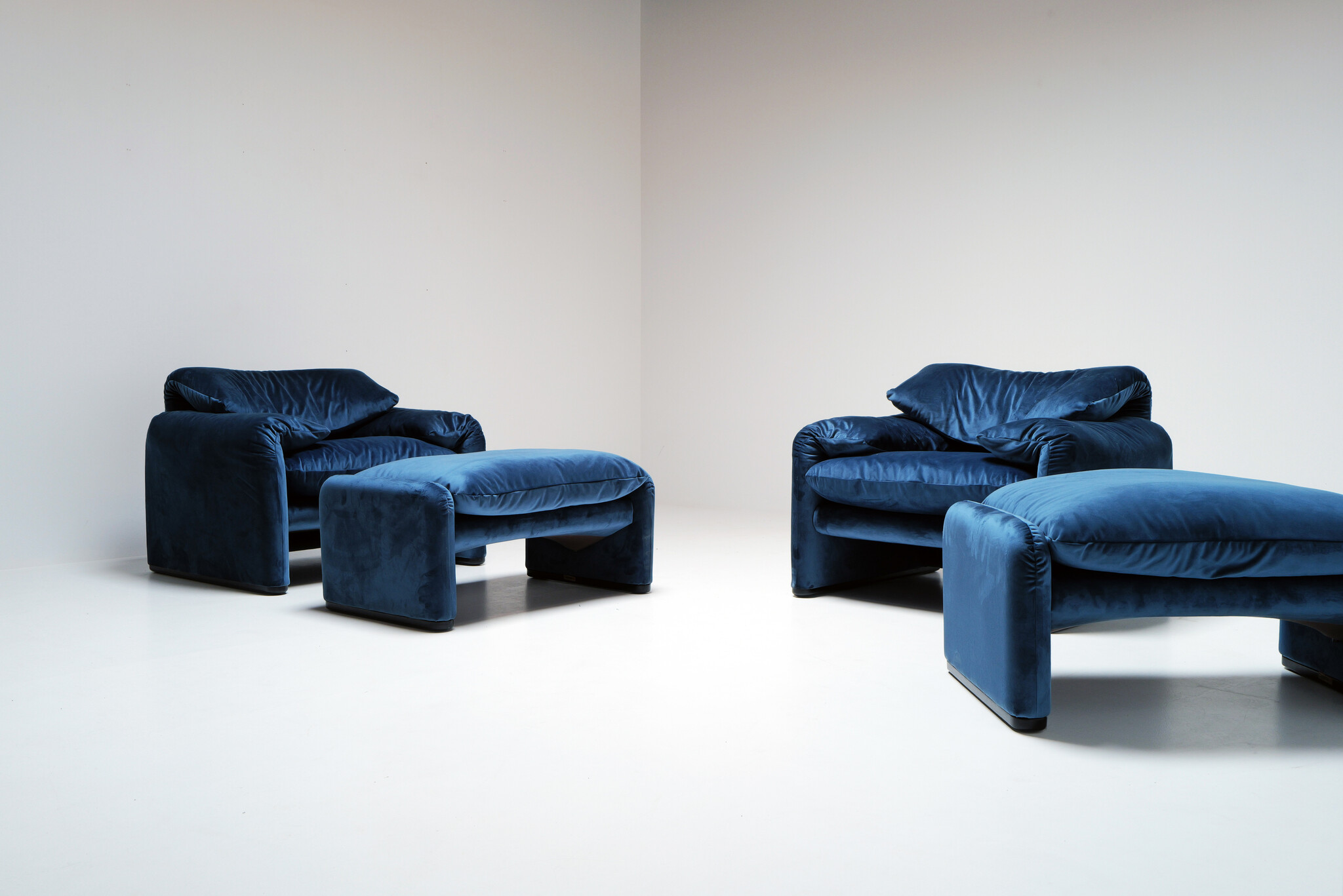 Maralunga clubs door Vico Magistretti voor Cassina