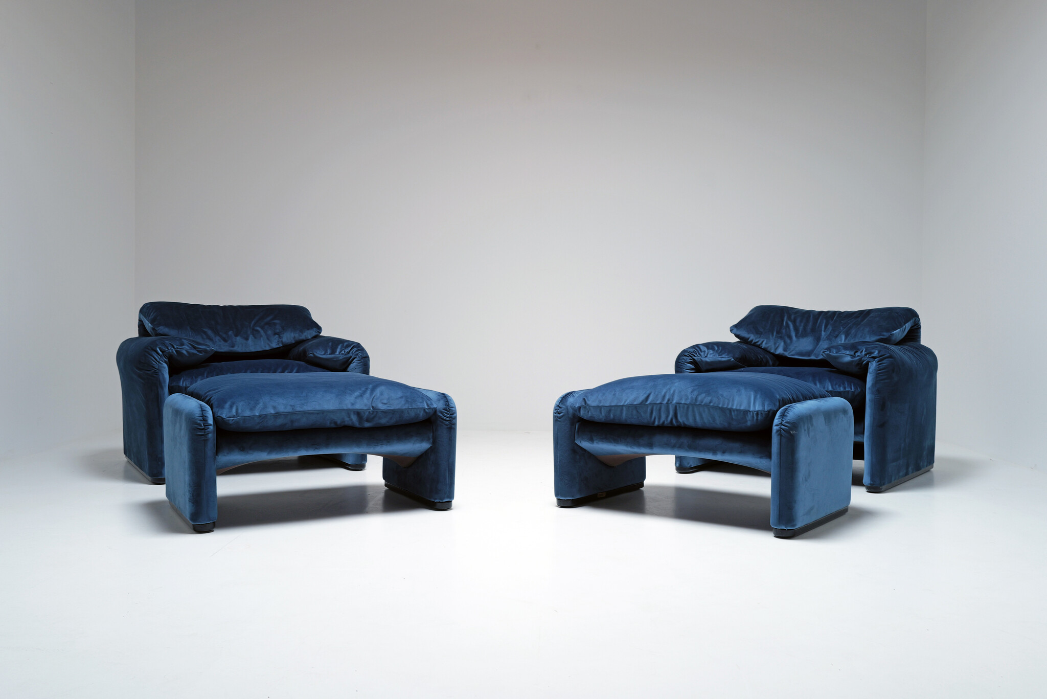 Maralunga clubs door Vico Magistretti voor Cassina