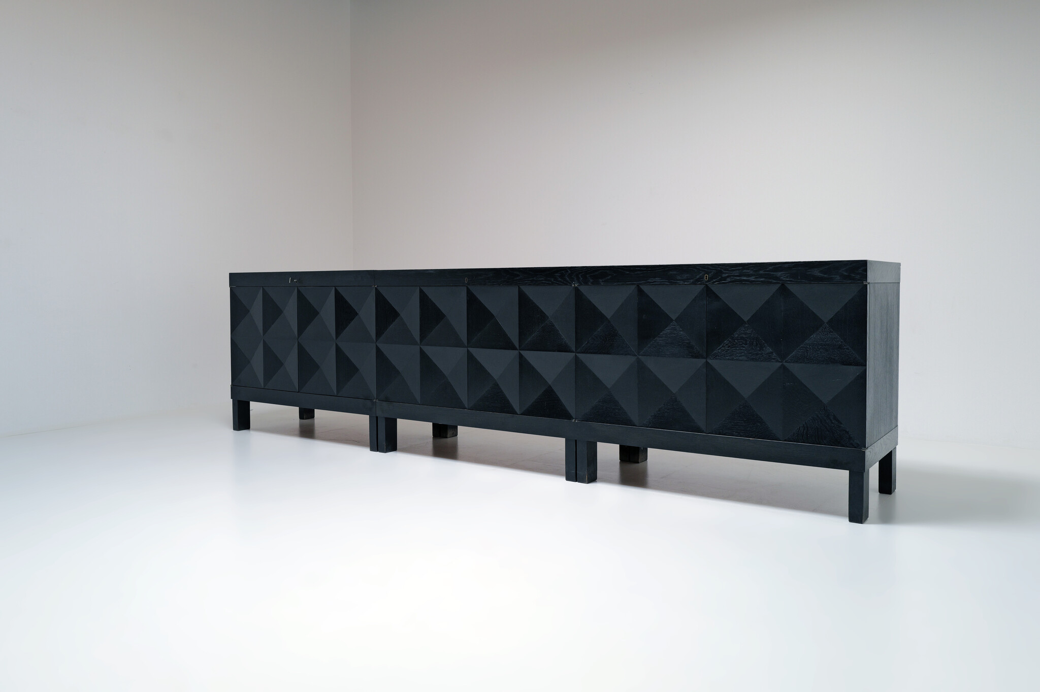 Zeldzame Brutalistische sideboard en barkast Van J. Batenburg Voor E.M.Y, Belgie 1969