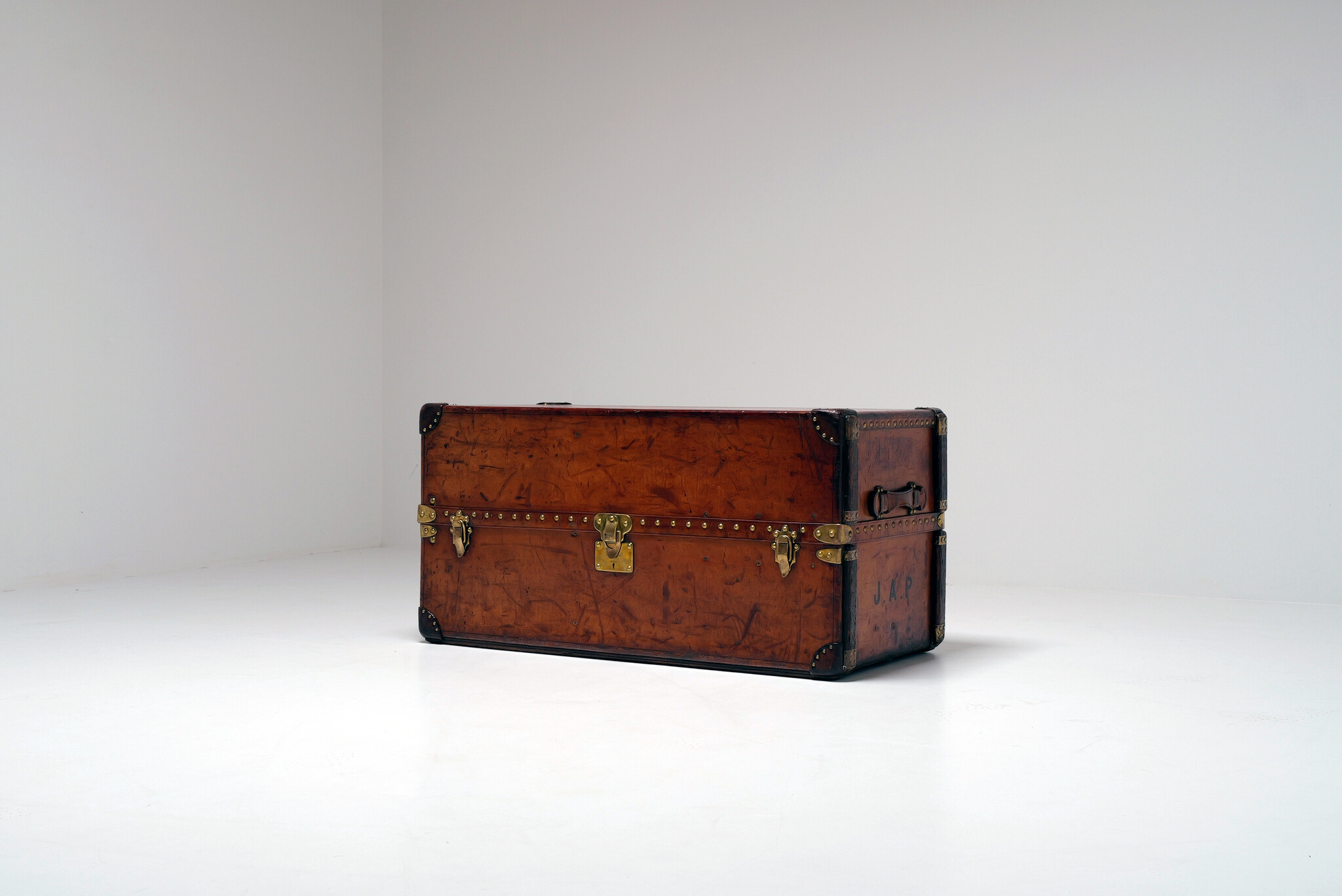 Louis Vuitton leather wardrobe trunk, 1920s