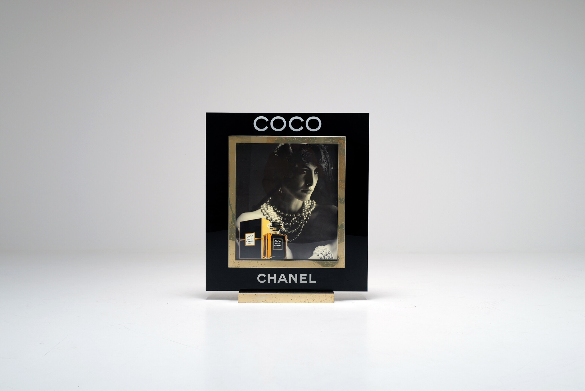 Original illuminated CHANEL display featuring Inès de la Fressange