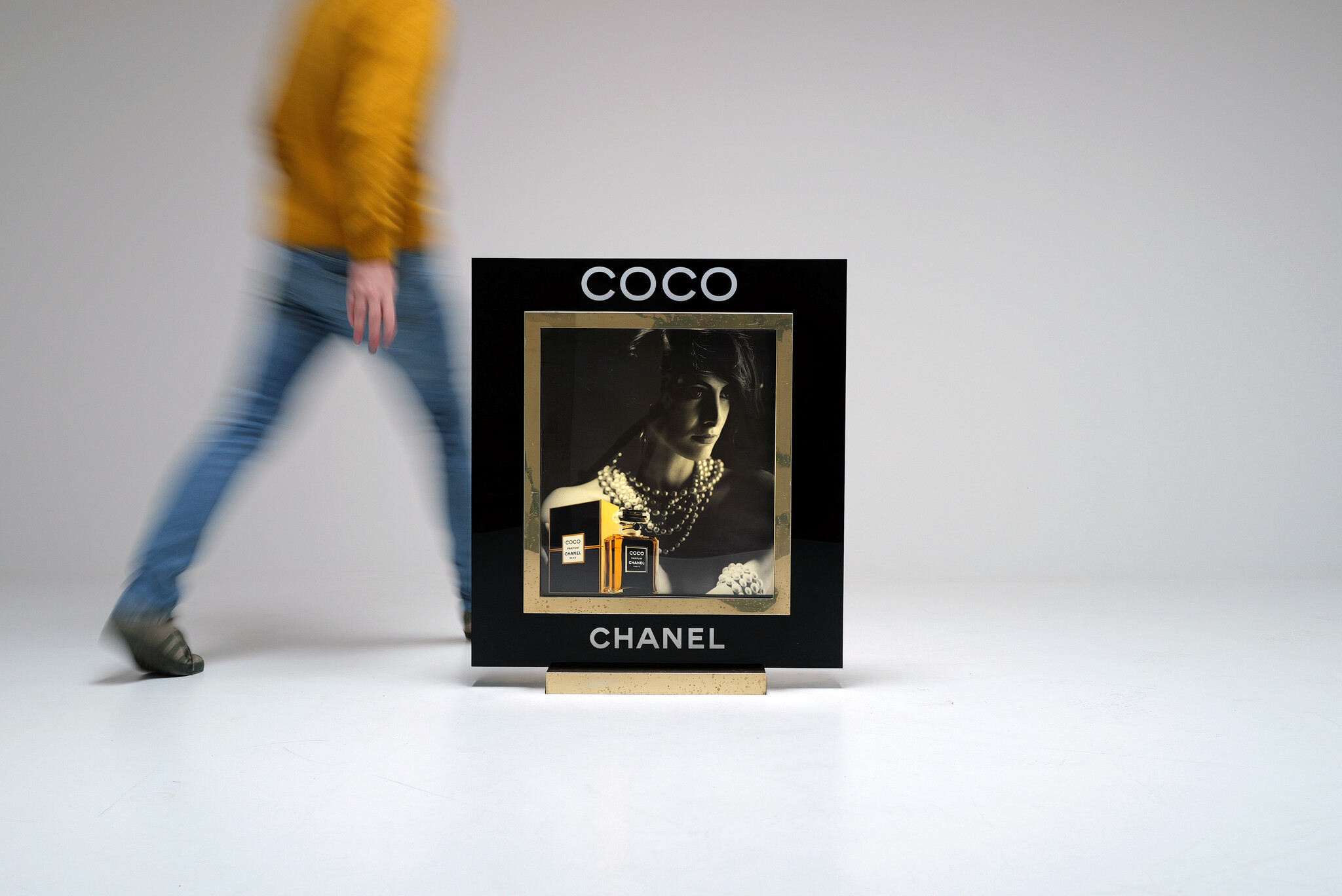 Original illuminated CHANEL display featuring Inès de la Fressange