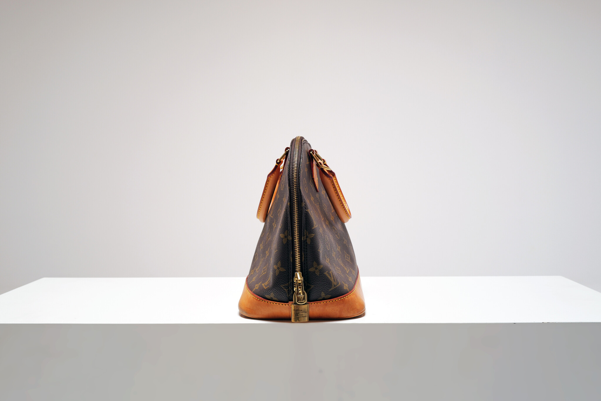 Louis Vuitton Alma MM Bag monogram canvas