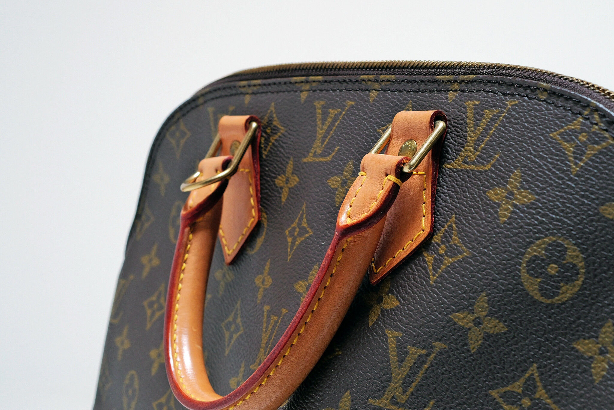 Louis Vuitton Alma MM Bag monogram canvas
