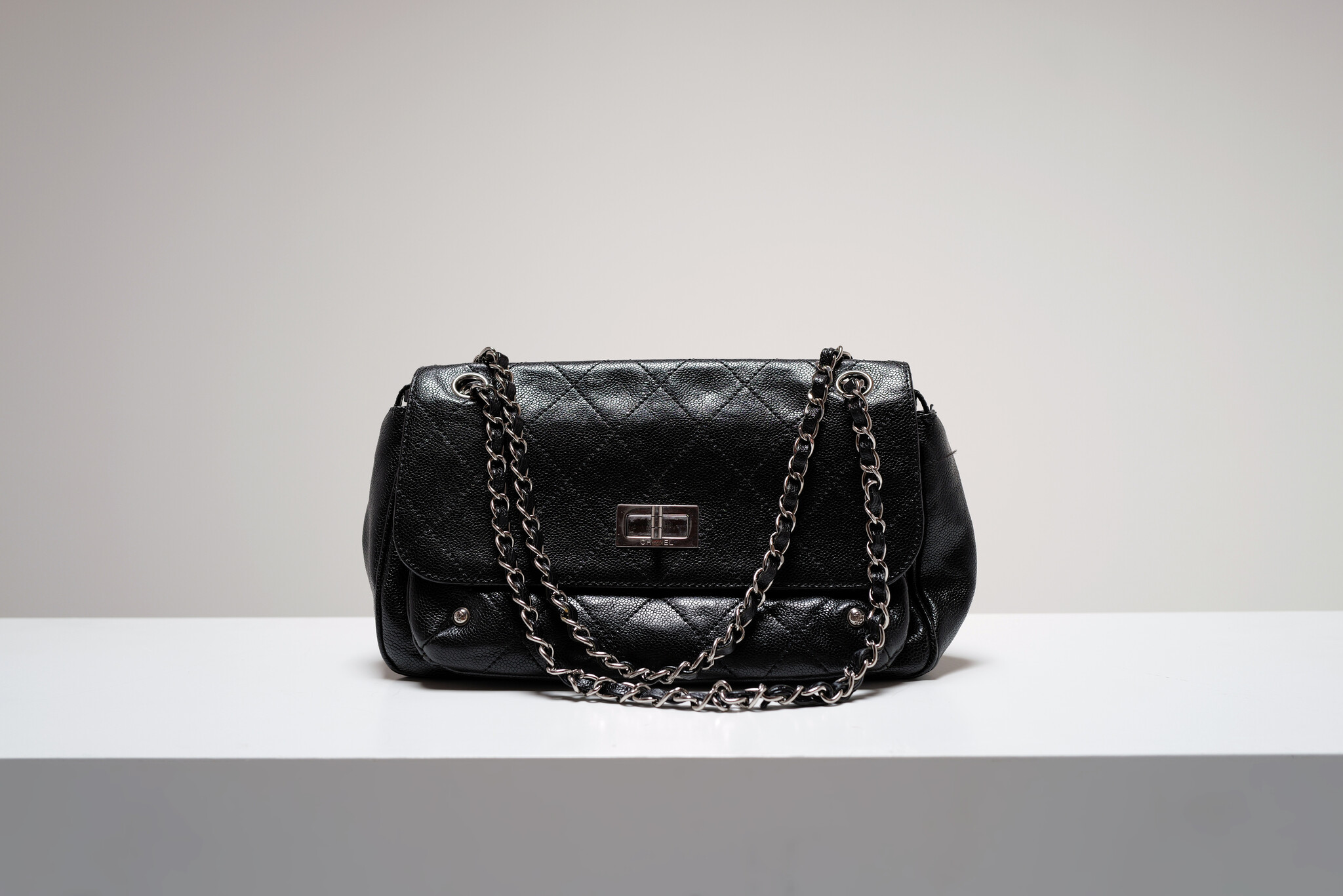 Chanel Black Quilted Caviar Leather Reissue schoudertas
